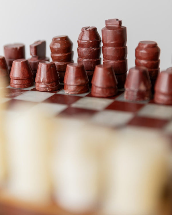 Vintage 1960s Marble Chess Set, Cream, Burgundy and Gold Marble Board with Metal Inlay, Stone Chess Pieces, Timeless Game Design, Gift Idea_Bottega Jacobs