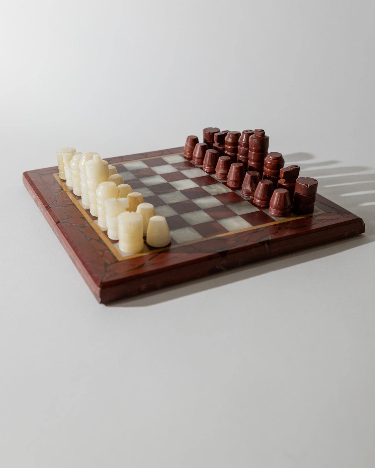 Vintage 1960s Marble Chess Set, Cream, Burgundy and Gold Marble Board with Metal Inlay, Stone Chess Pieces, Timeless Game Design, Gift Idea_Bottega Jacobs