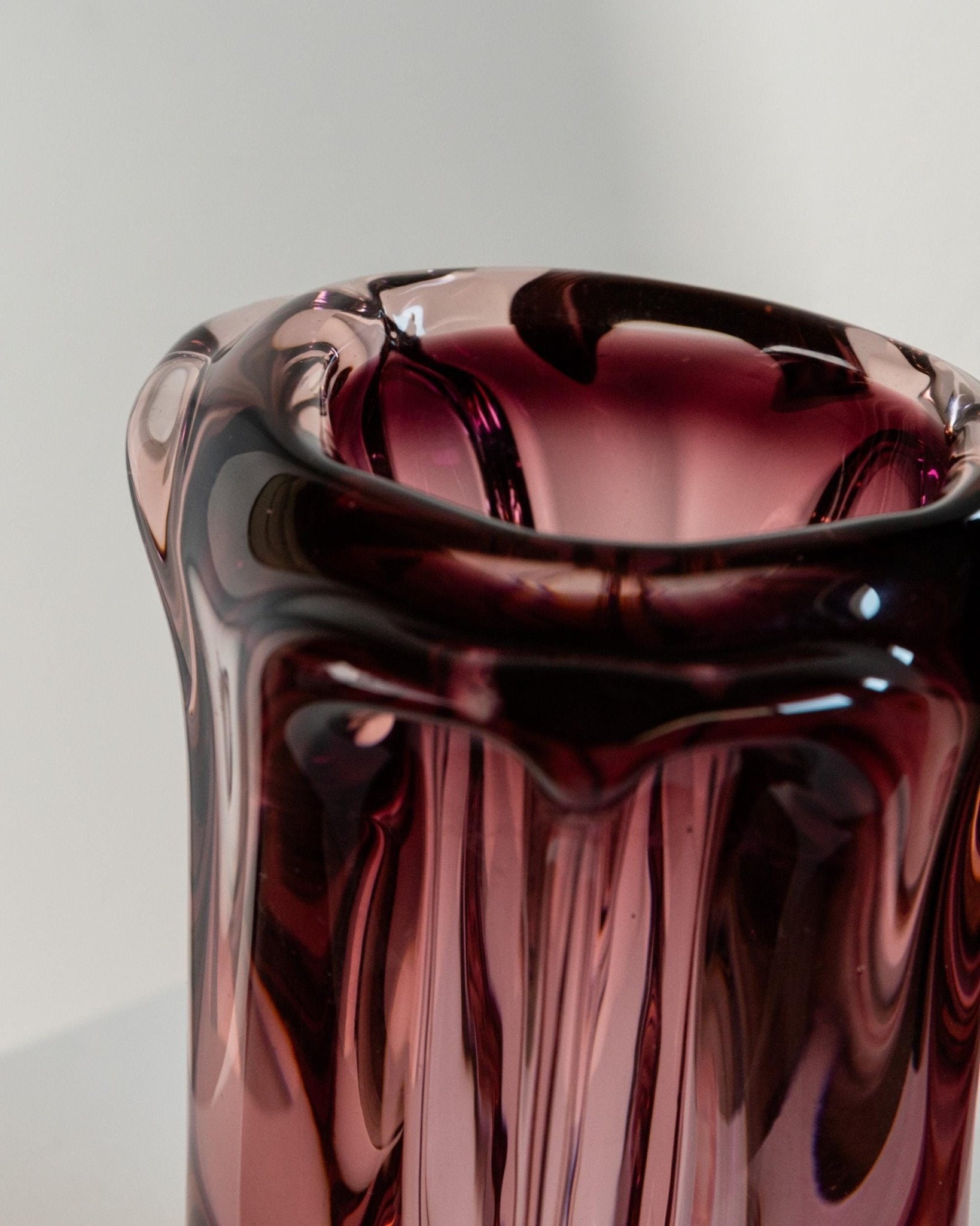 Vintage 1960s Murano Glass Vase, Organic Form in Berry Tones, Hand Blown Italian Art Glass, Sculptural Home Decor, Timeless Gift Idea_Bottega Jacobs