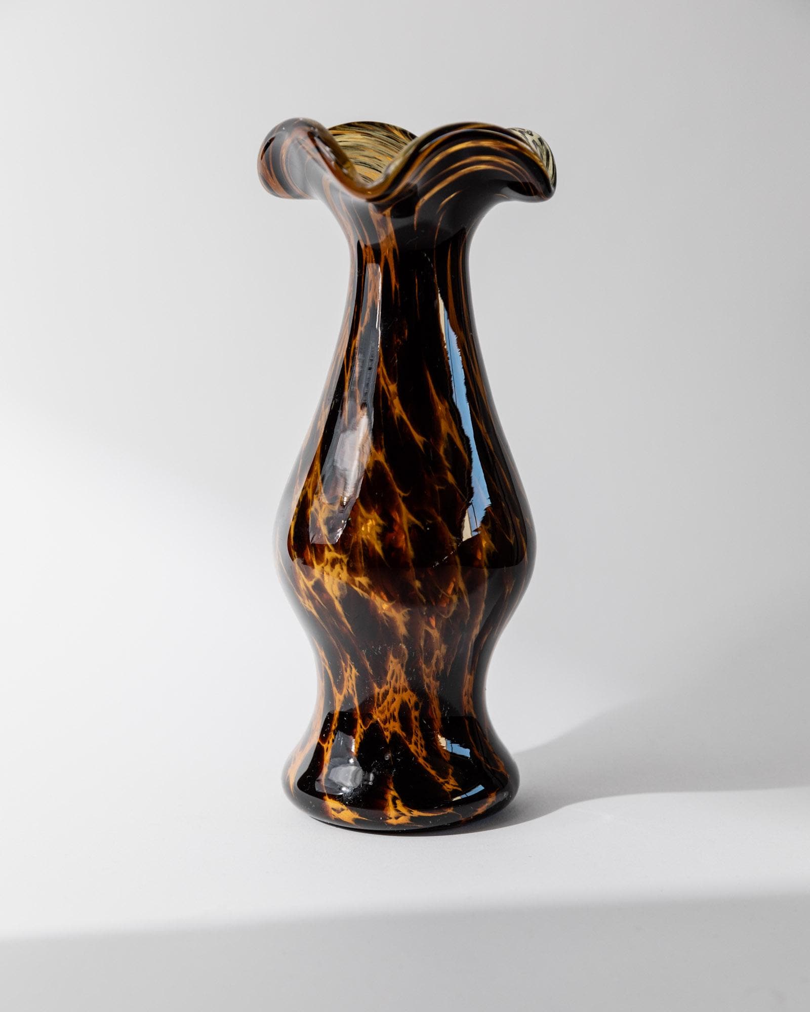 Vintage 1960s Murano Glass Vase, Tortoise Pattern with Wavy Rim, Handmade Italian Glassart Decor, Retro Centerpiece, Elegant Gift Idea_Bottega Jacobs