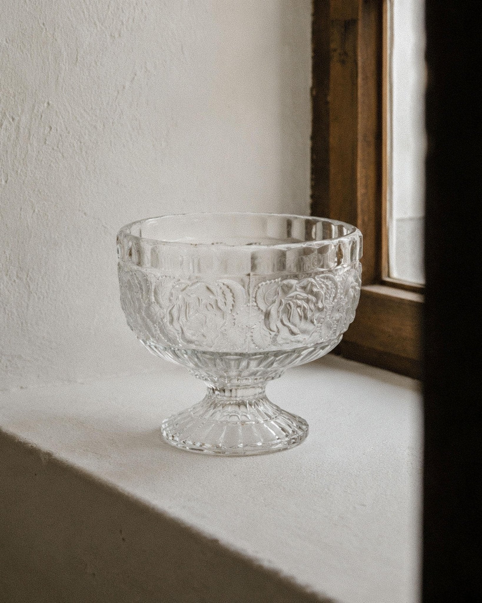 Vintage 1960s Pressed Glass Footed Bowl, Floral Textured Fruit Bowl, Classic Centerpiece, Glass Table Decor, Elegant Timeless Gift Idea_Bottega Jacobs