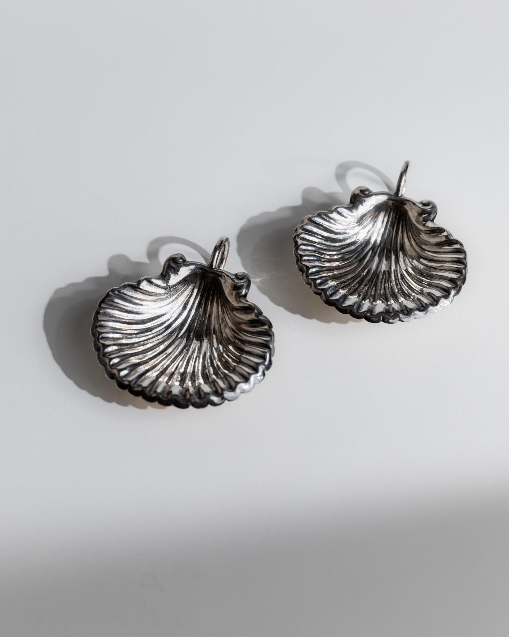 Vintage 1960s Shell Bowls, Set of 2, Italian Design for Sugar, Salt or Sauces, Table Decor, Elegant Gift Idea_Bottega Jacobs