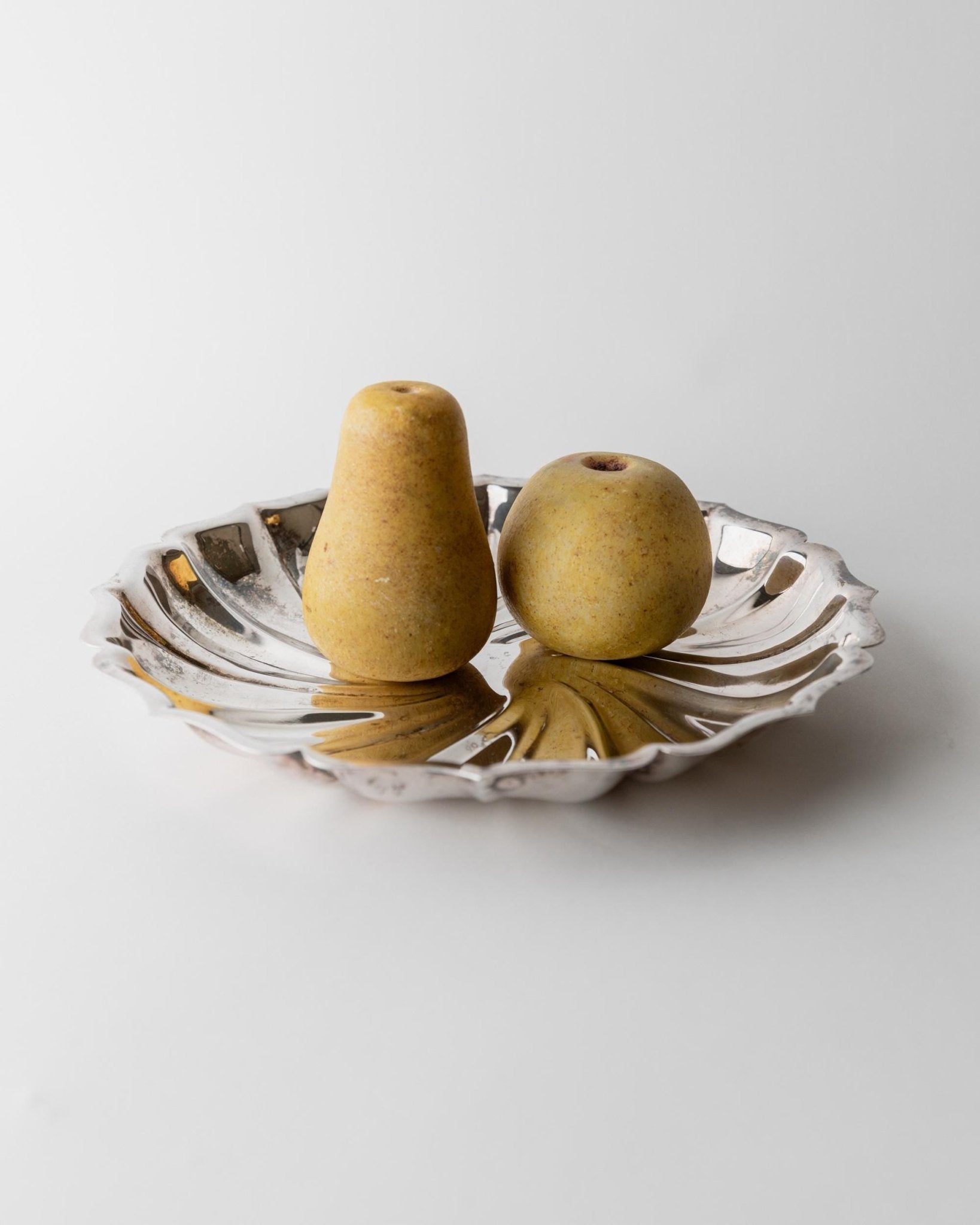 Vintage 1960s Silver Plated Bowl or Plate, Round Swirl Design, Elegant Serving for Fruit or Decor, Retro Table Decor, Timeless Gift Idea_Bottega Jacobs