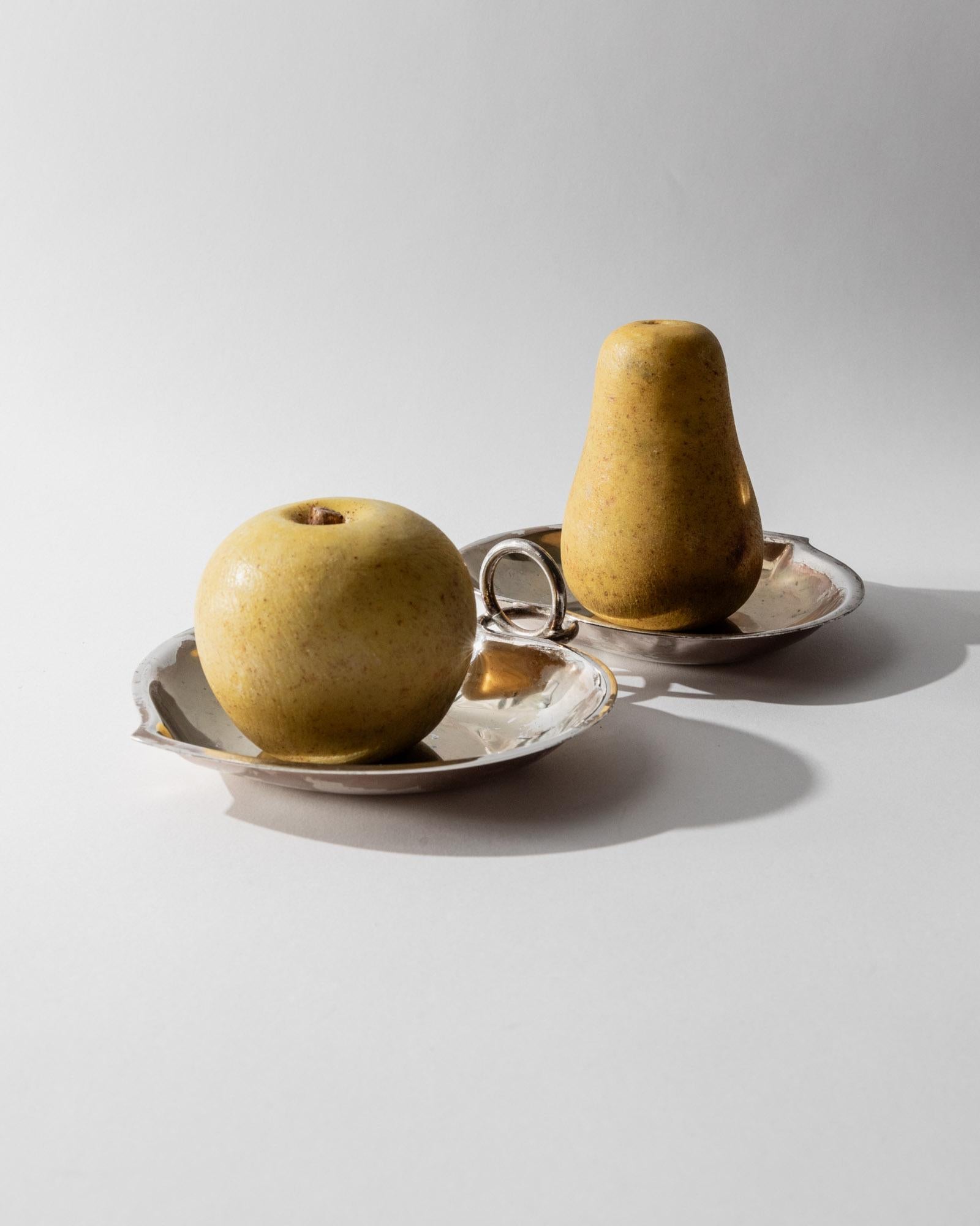 Vintage 1960s Silver Plated Vide Poche Bowl, Two Heart Shells with Ring Handle, Decorative Table Accent, Timeless Elegant Gift Idea_Bottega Jacobs