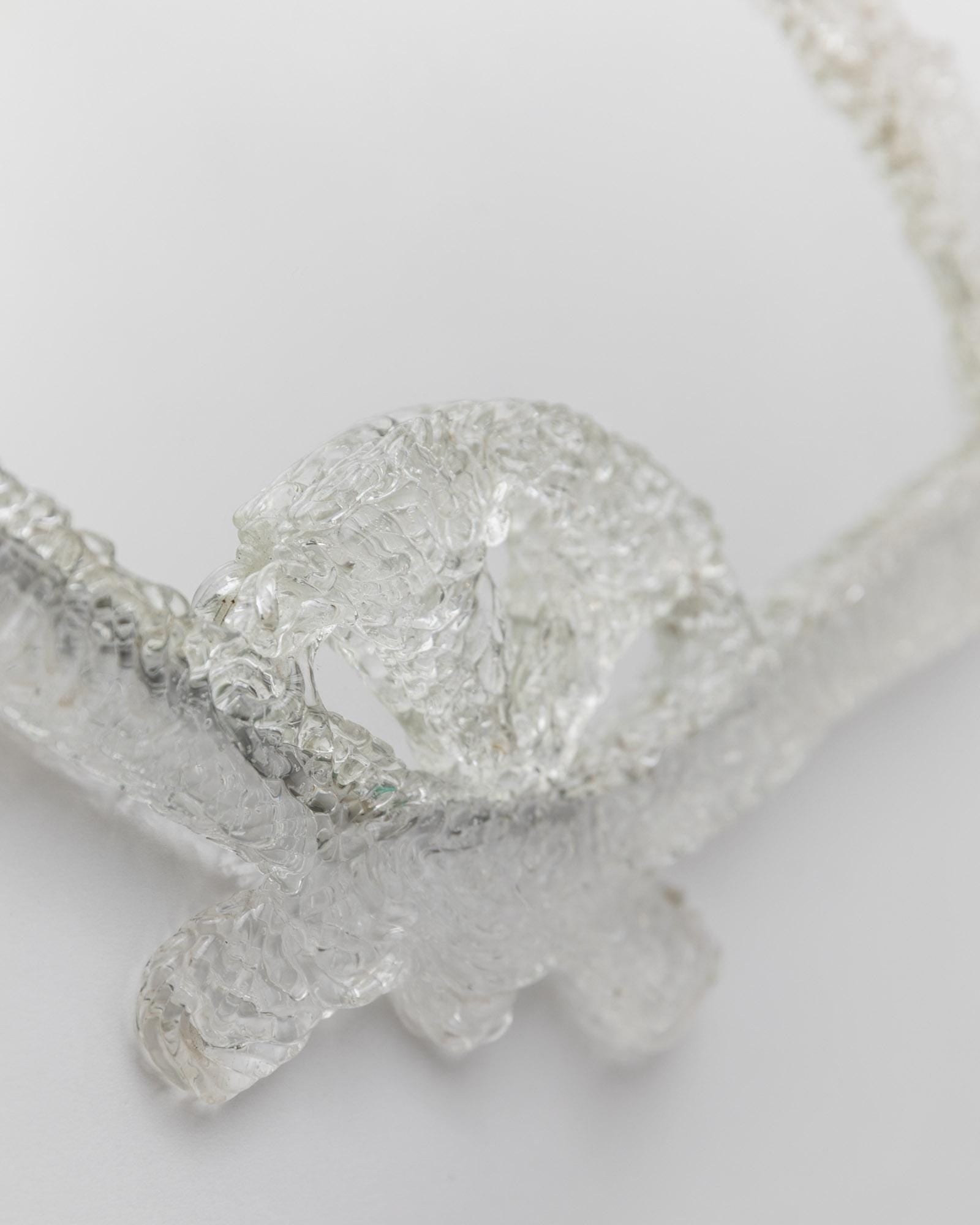 Vintage 1970s Bakelite Wall Mirror, Clear Fan Shaped Design with Textured Rim, Decorative Retro Wall Accent, Home Decor, Elegant Gift Idea_Bottega Jacobs