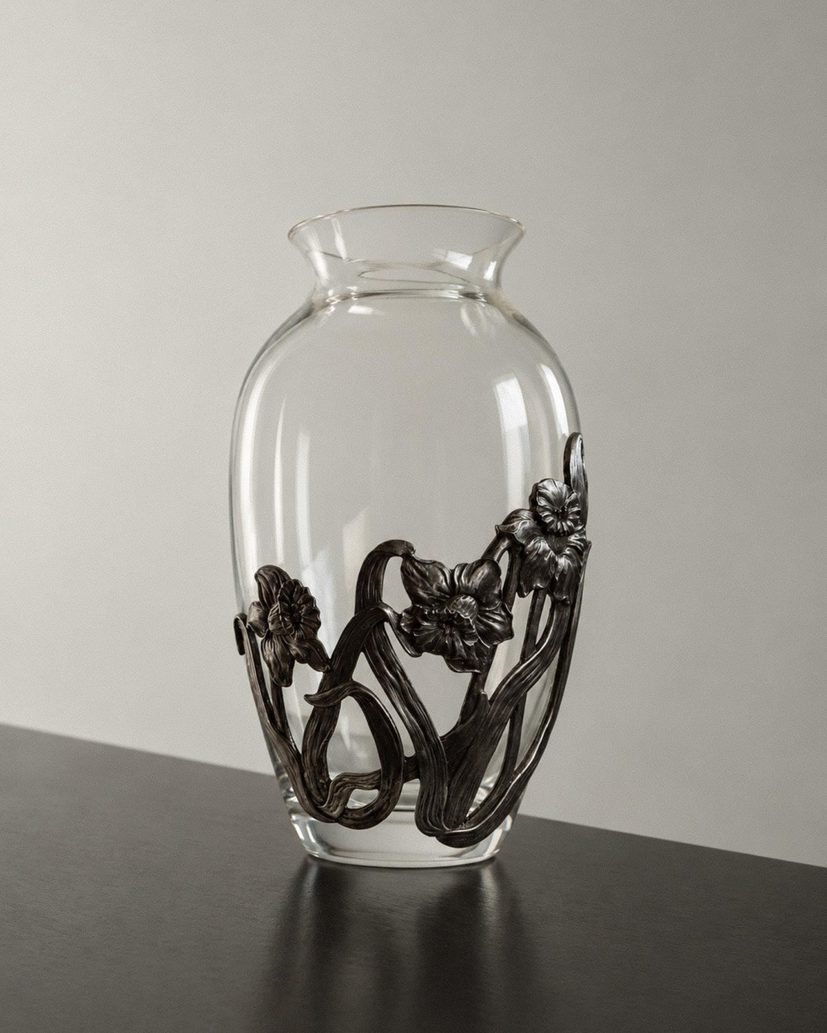 Vintage 1970s Glass Vase, Hand Cast Pewter Daffodil Decoration, Clear Glass with Sculptural Metal Detail, Classic Flower Vase, Gift Idea_Bottega Jacobs