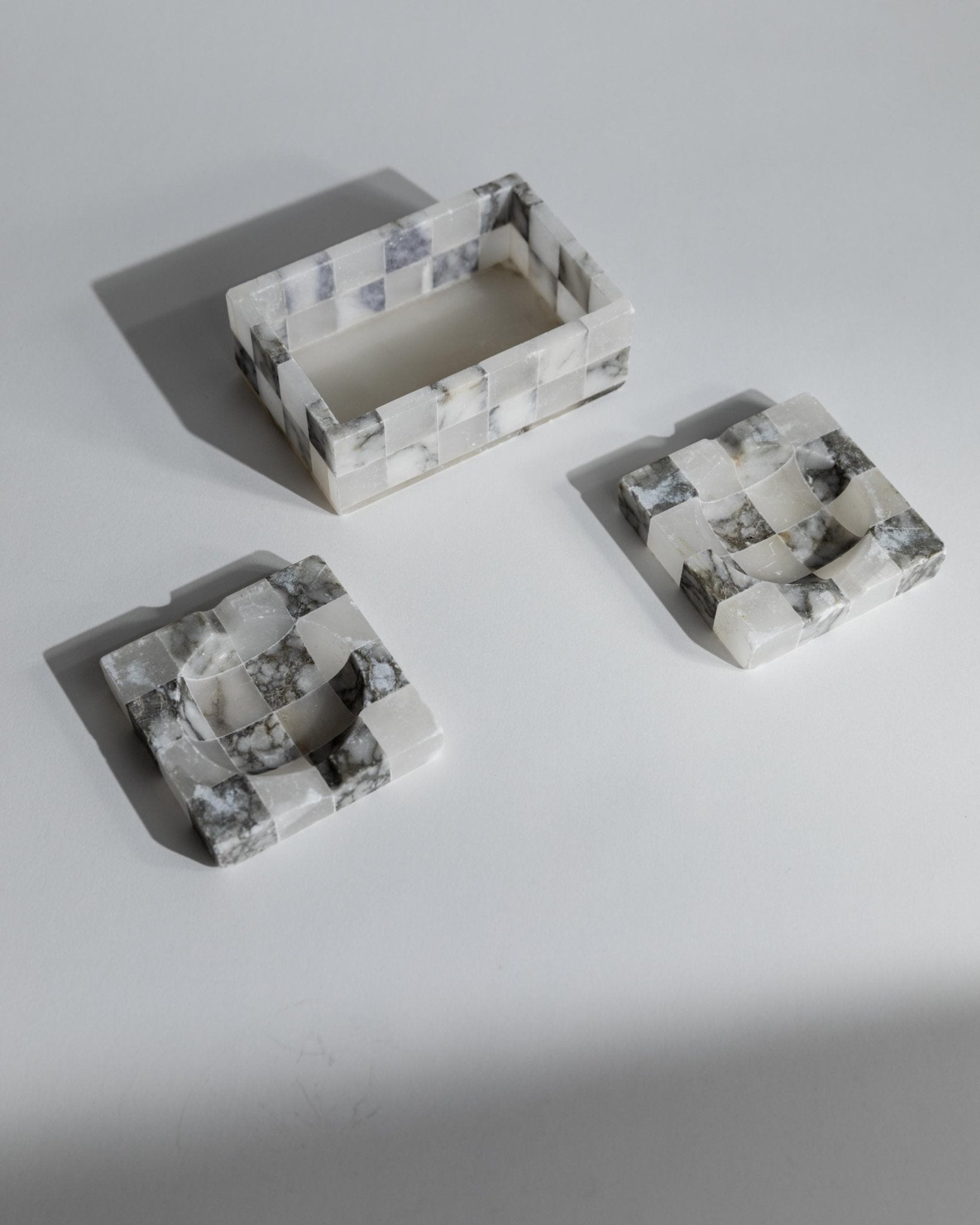 Vintage 1970s Marble Smoking Set, 2 Ashtrays and 1 Cigarette Box, Grey White Checkered, Table Decor, Elegant Gift Idea_Bottega Jacobs
