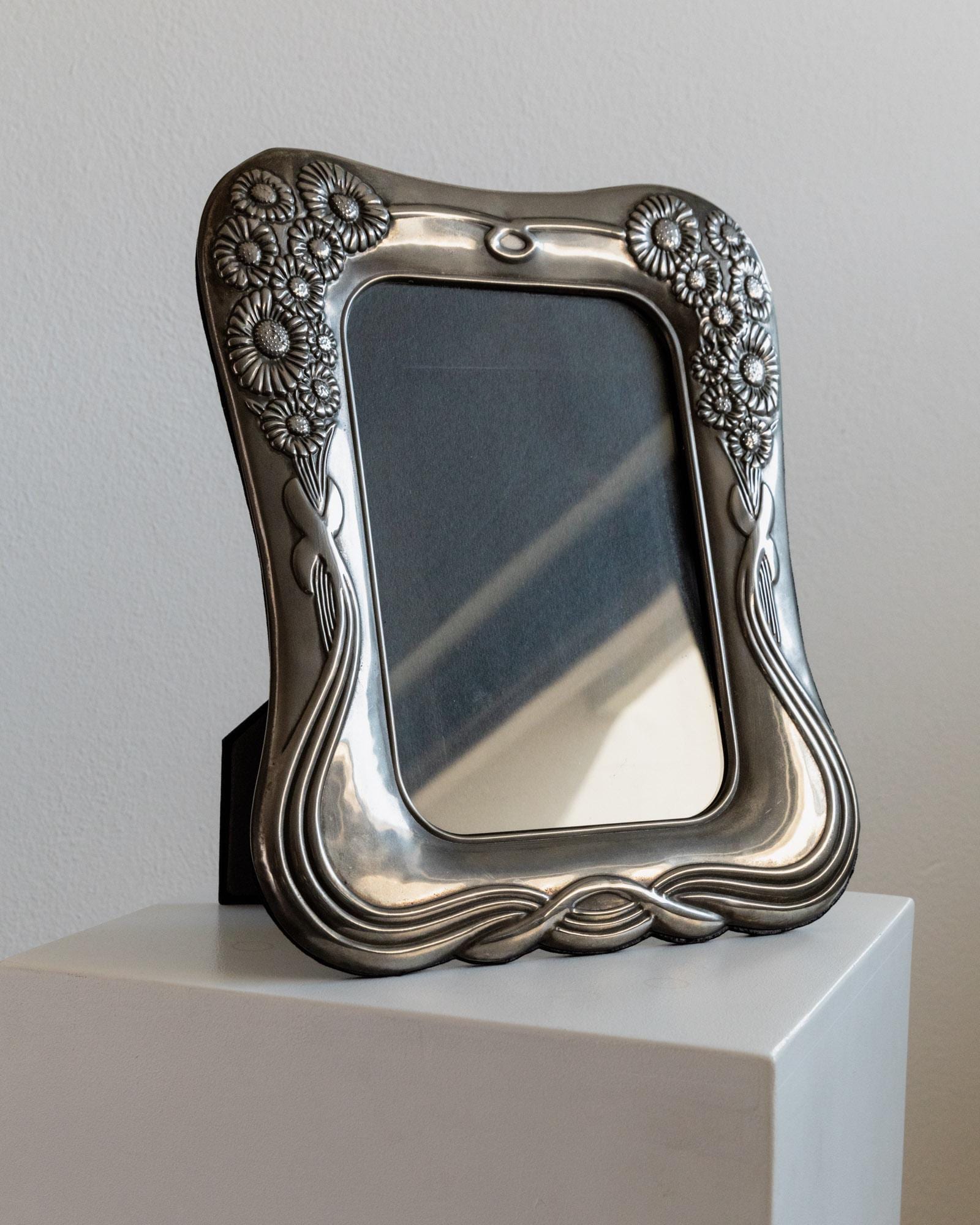 Vintage 1970s Silver Plated Picture Frame, Art Deco Floral Design, Decorative Classic Table Accent, Elegant Home Decor, Timeless Gift Idea_Bottega Jacobs