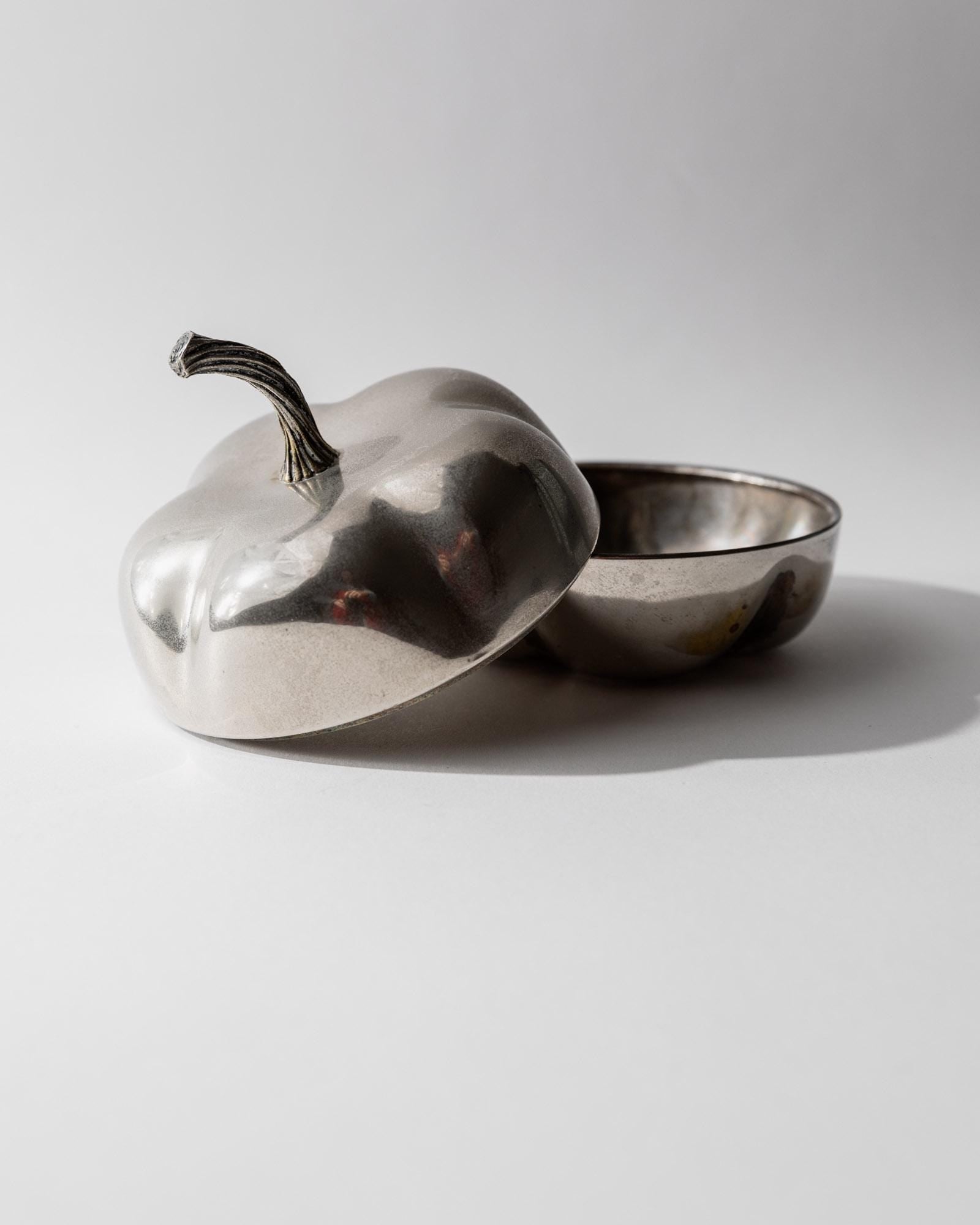 Vintage 1970s Silver Plated Pumpkin Box with Lid, Sculptural Organic Form, Decorative Retro Table Accent, Timeless Elegant Gift Idea_Bottega Jacobs