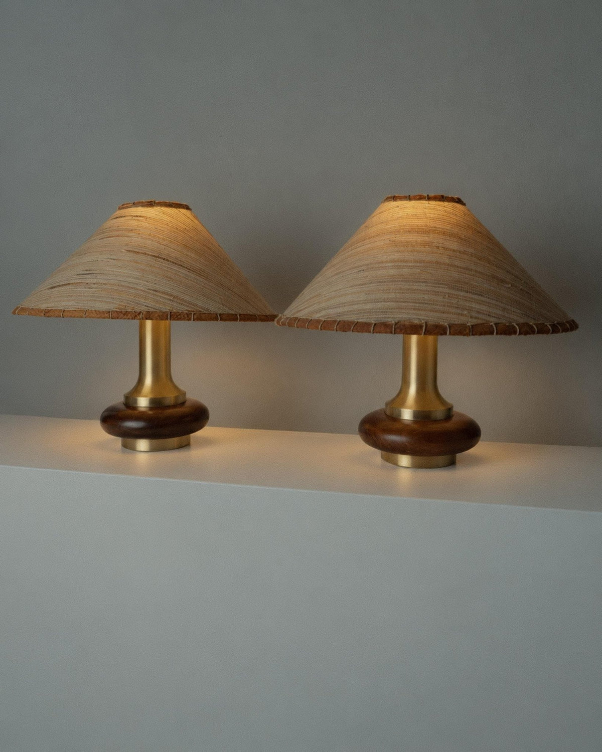 Vintage 1970s Table Lamps Set of 2, Oval Dark Wood Bases with Curved Brass Details, Handmade Natural Fiber Lampshades, Elegant Lighting_Bottega Jacobs