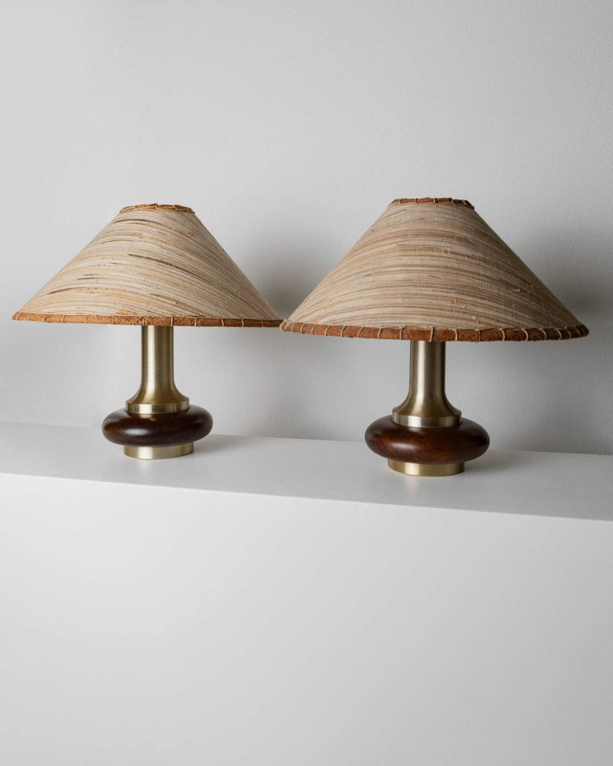 Vintage 1970s Table Lamps Set of 2, Oval Dark Wood Bases with Curved Brass Details, Handmade Natural Fiber Lampshades, Elegant Lighting_Bottega Jacobs