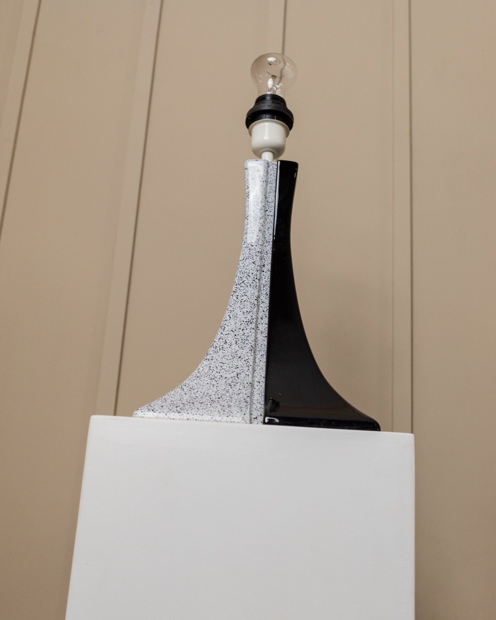 Vintage 1980s Ceramic Lamp – Black and White, Handmade in Italy, Memphis Style Modern, Retro Home Decor, Bedside Lamp, Vintage - Gift Lights - Bottega Jacobs