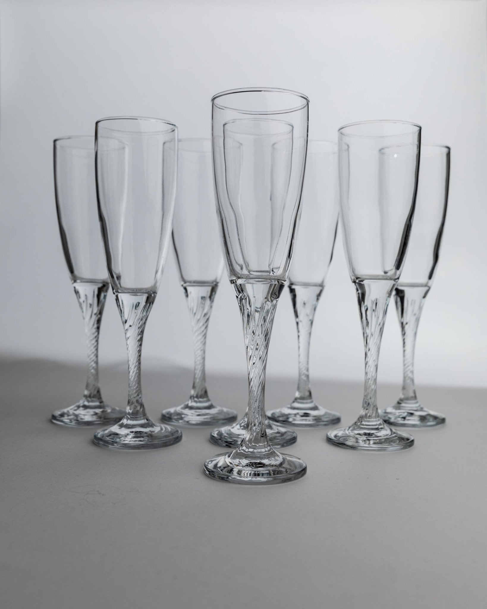 Vintage 1980s Champagne Glasses Set of 8, Flutes, Clear Glass, Swirled Stem, Gift Idea Elegant, Table Decoration_Bottega Jacobs