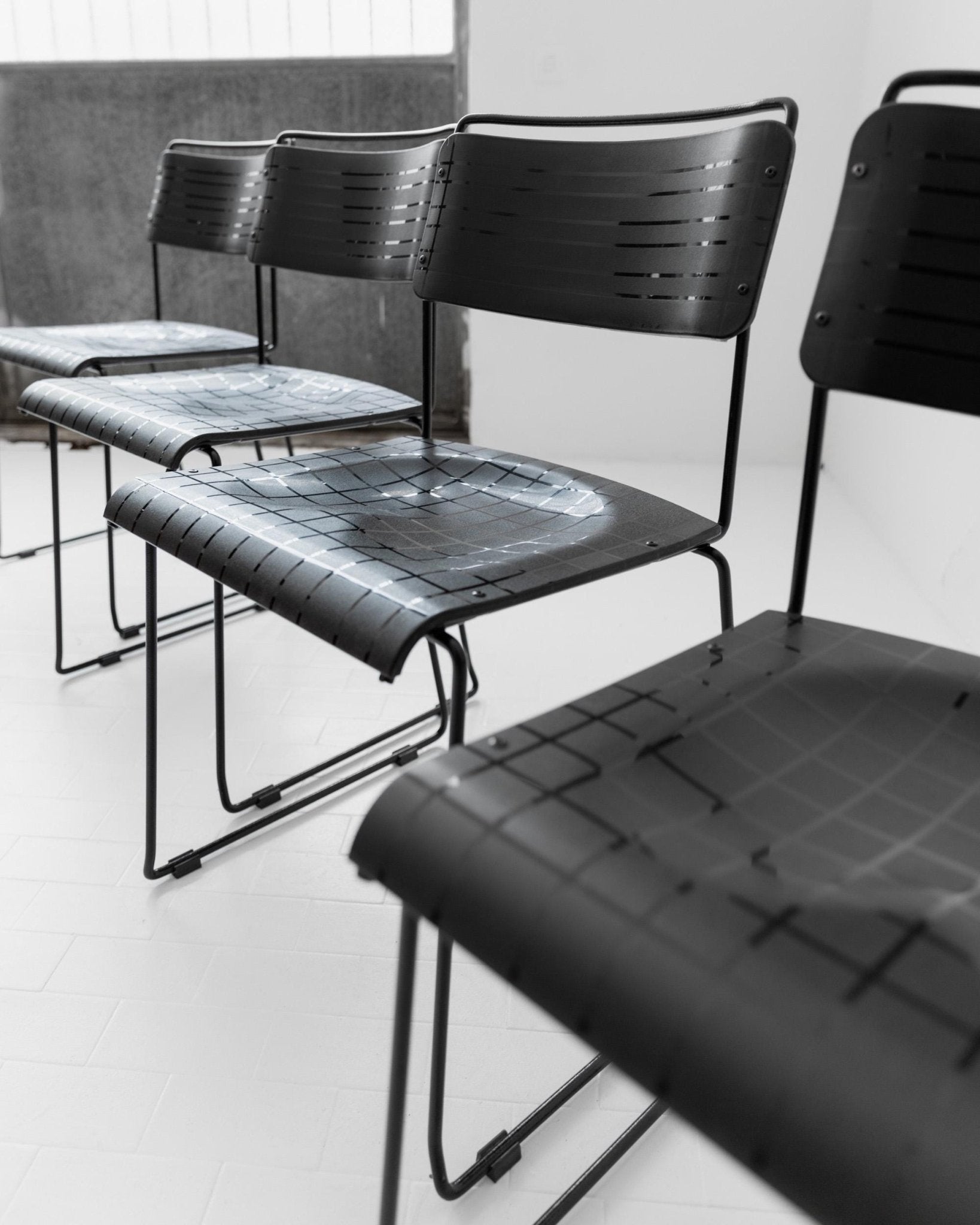 Vintage 1980s Dining Chairs, Set of 4, Postmodern Design, Black Metal and Plastic, Check Texture, Minimal Italian Design, Retro Interior_Bottega Jacobs