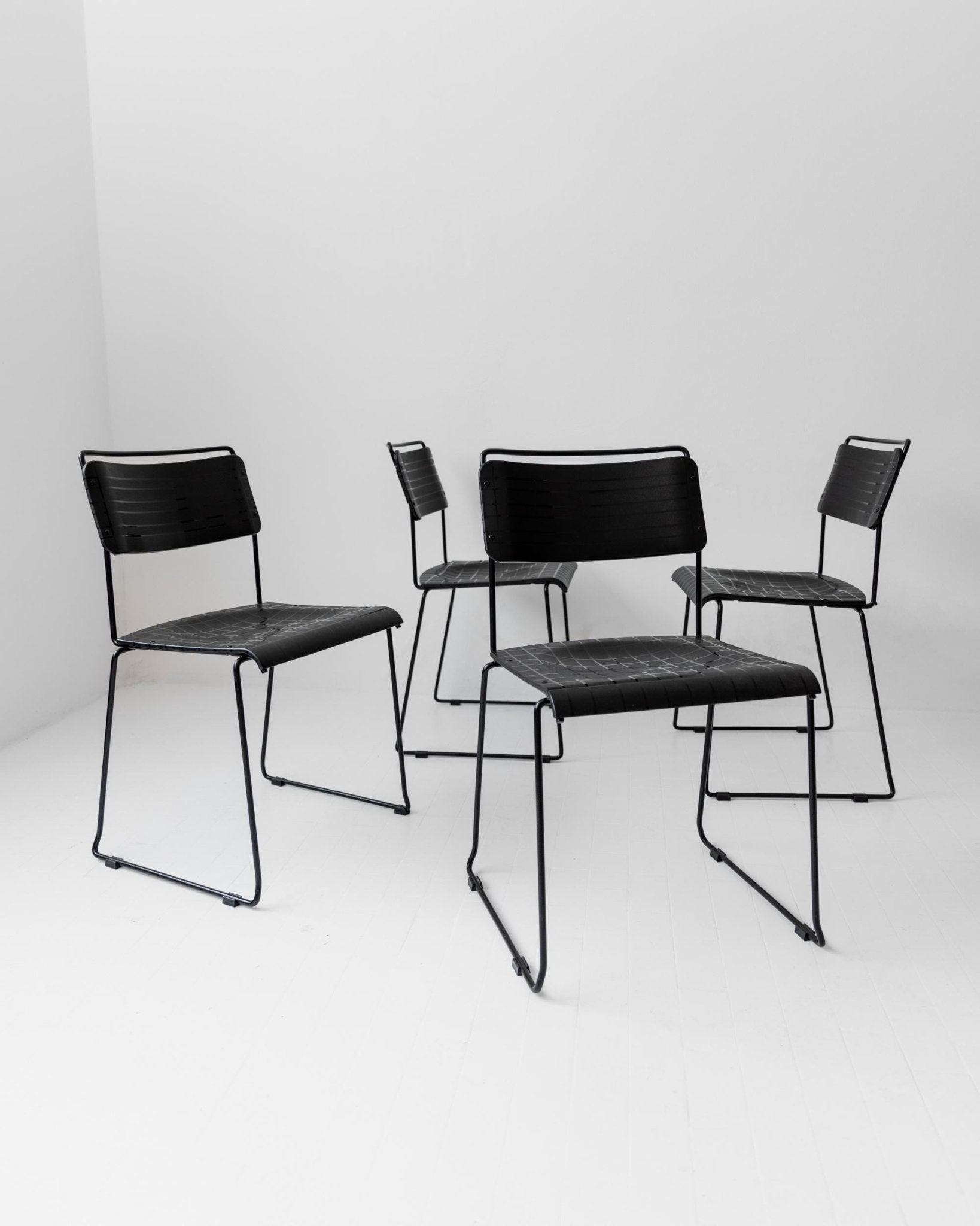 Vintage 1980s Dining Chairs, Set of 4, Postmodern Design, Black Metal and Plastic, Check Texture, Minimal Italian Design, Retro Interior_Bottega Jacobs