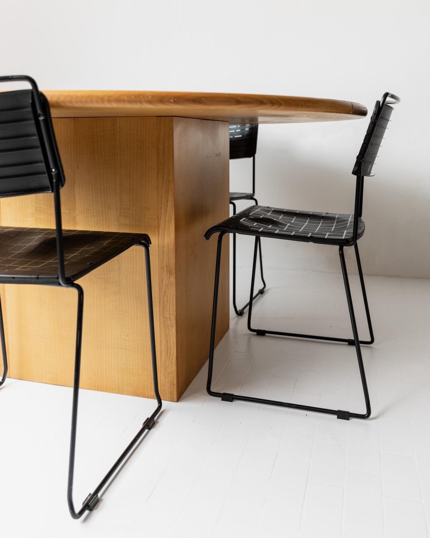 Vintage 1980s Dining Chairs, Set of 4, Postmodern Design, Black Metal and Plastic, Check Texture, Minimal Italian Design, Retro Interior_Bottega Jacobs