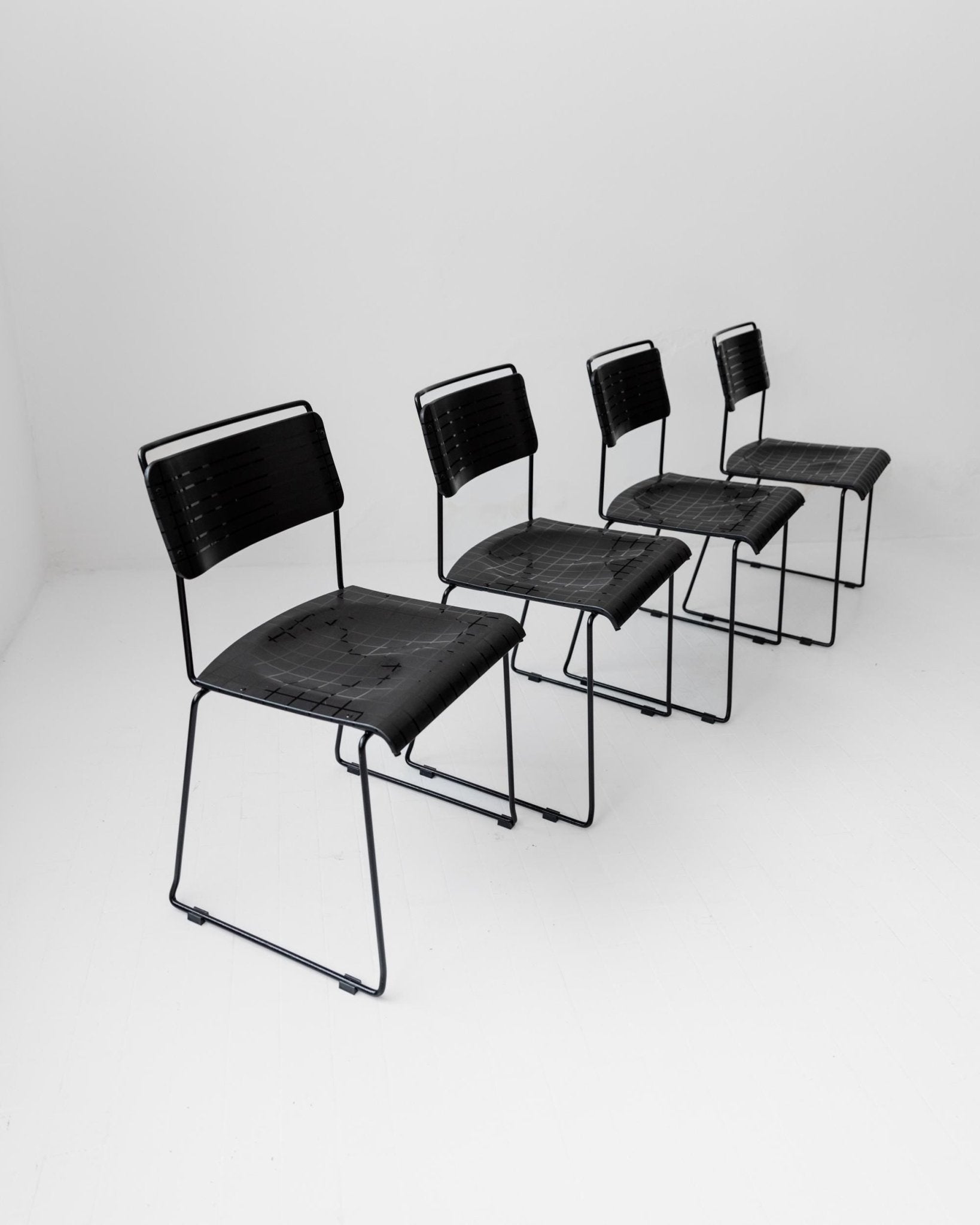 Vintage 1980s Dining Chairs, Set of 4, Postmodern Design, Black Metal and Plastic, Check Texture, Minimal Italian Design, Retro Interior_Bottega Jacobs
