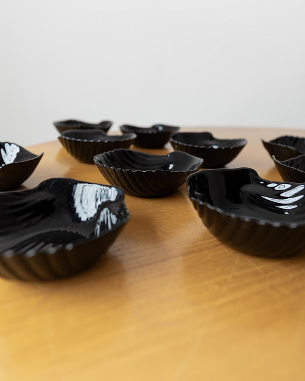 Vintage 1980s Glass Tableware Set, 25 pieces, Black Shell Design, by Arcoroc Italy, Plates, Bowls and Serving Dish, Tableware, Gift Idea_Bottega Jacobs