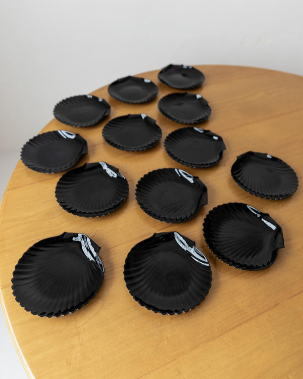 Vintage 1980s Glass Tableware Set, 25 pieces, Black Shell Design, by Arcoroc Italy, Plates, Bowls and Serving Dish, Tableware, Gift Idea_Bottega Jacobs