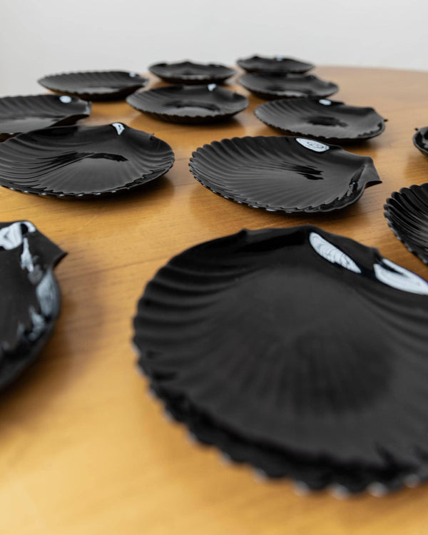 Vintage 1980s Glass Tableware Set, 25 pieces, Black Shell Design, by Arcoroc Italy, Plates, Bowls and Serving Dish, Tableware, Gift Idea_Bottega Jacobs