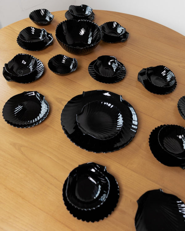 Vintage 1980s Glass Tableware Set, 25 pieces, Black Shell Design, by Arcoroc Italy, Plates, Bowls and Serving Dish, Tableware, Gift Idea_Bottega Jacobs