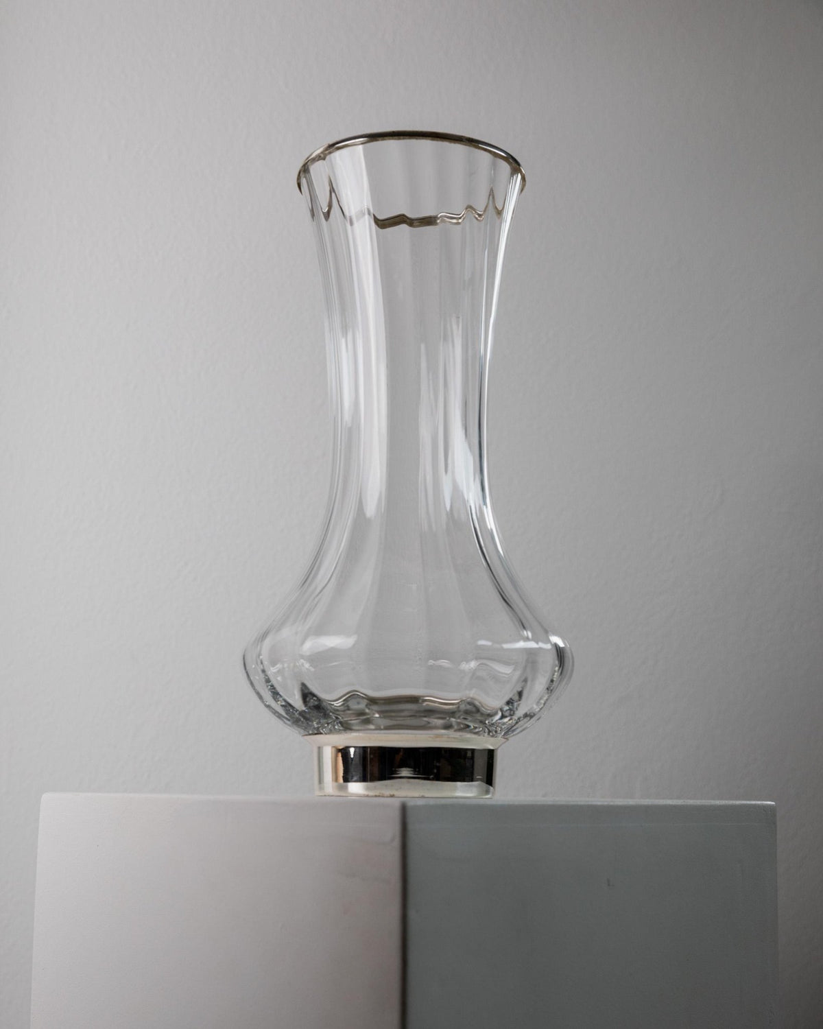 Vintage 1980s Large Glass Vase, Clear Glass with Fine Linear Pattern and Silver Plated Details, Elegant Sculptural Flower Vase, Gift Idea_Bottega Jacobs