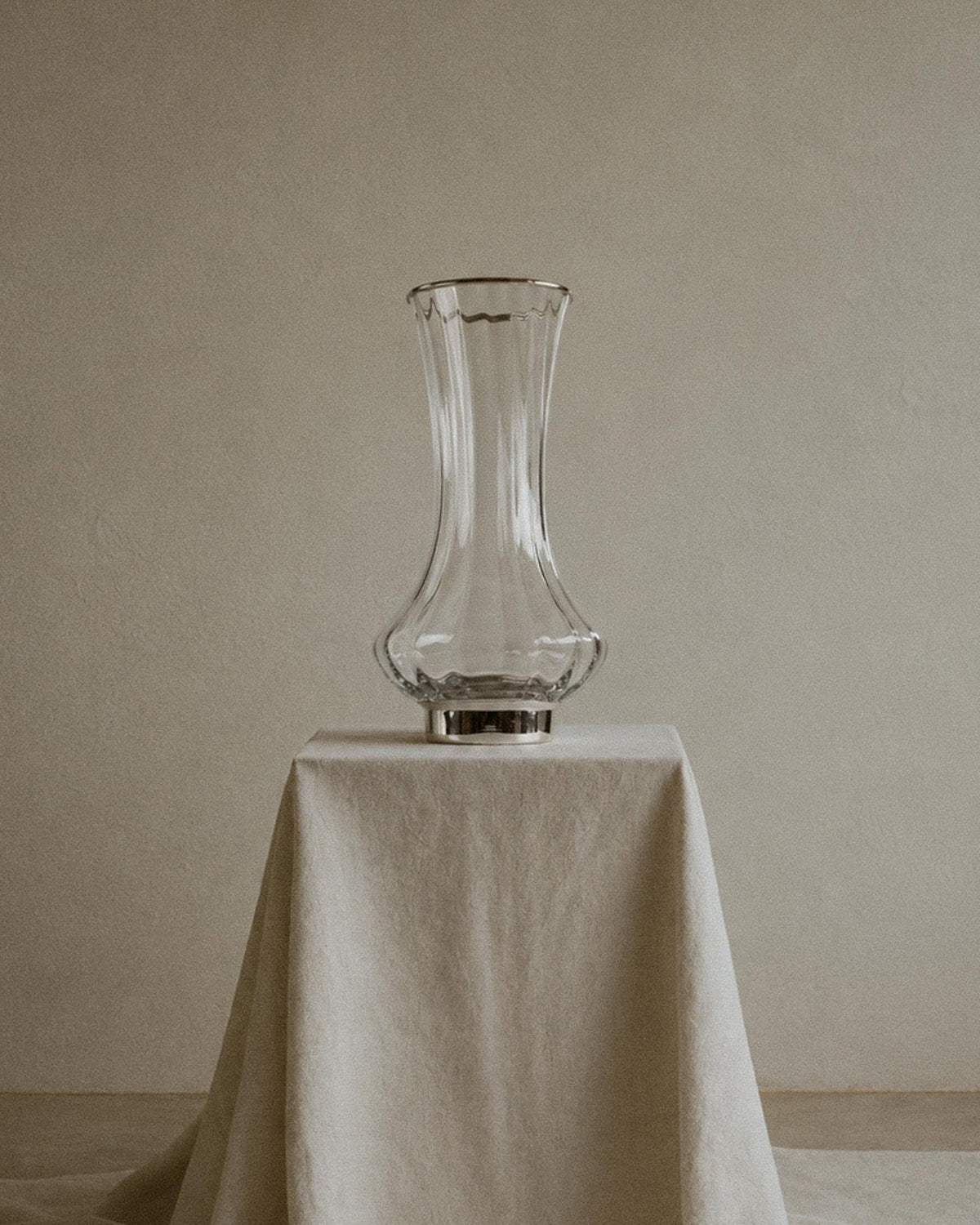 Vintage 1980s Large Glass Vase, Clear Glass with Fine Linear Pattern and Silver Plated Details, Elegant Sculptural Flower Vase, Gift Idea_Bottega Jacobs