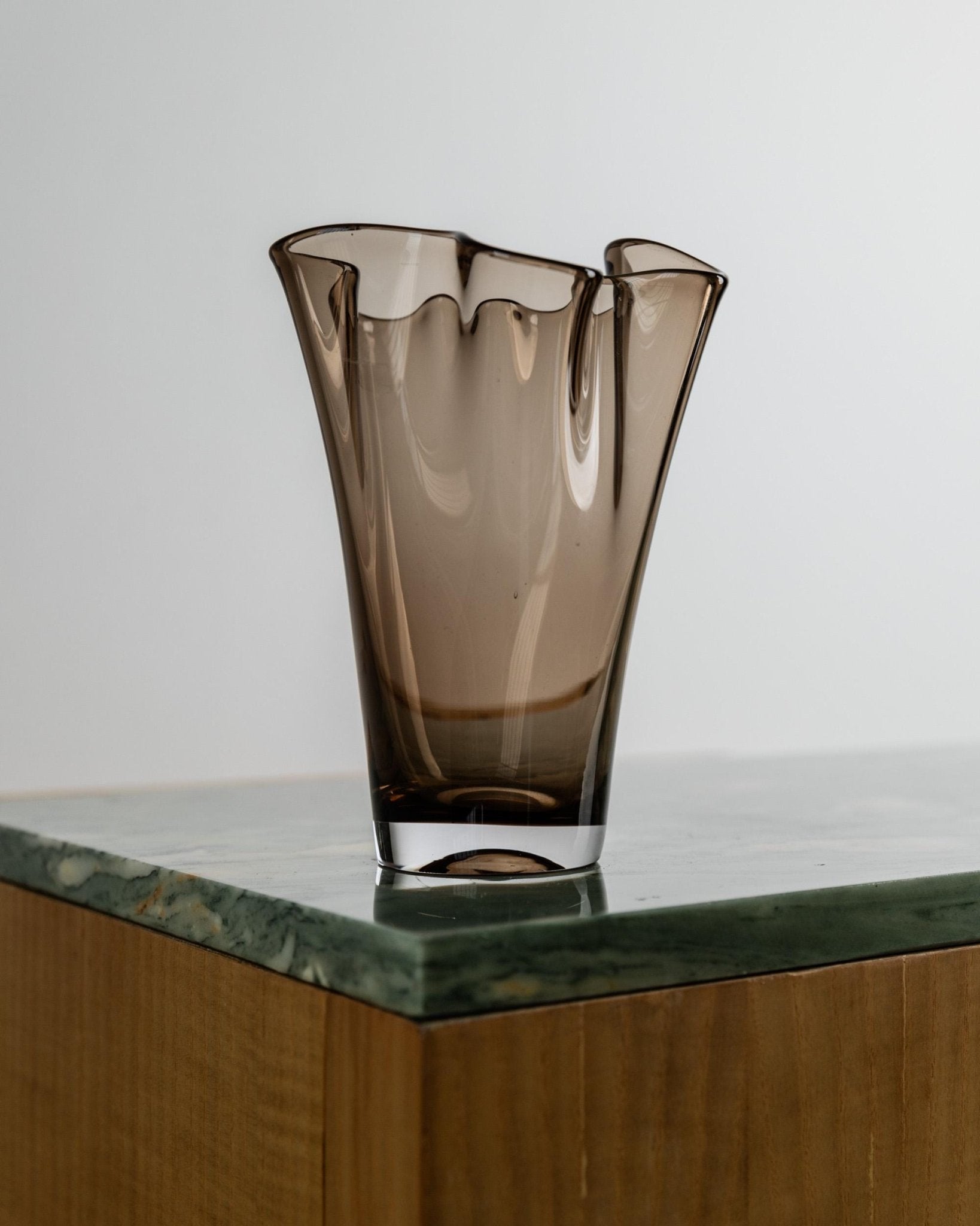 Vintage 1980s Murano Glass Vase, Smoky Brown Organic Wavy Form, Sculptural Italian Glass, Decorative Flower Vase, Elegant Gift Idea_Bottega Jacobs