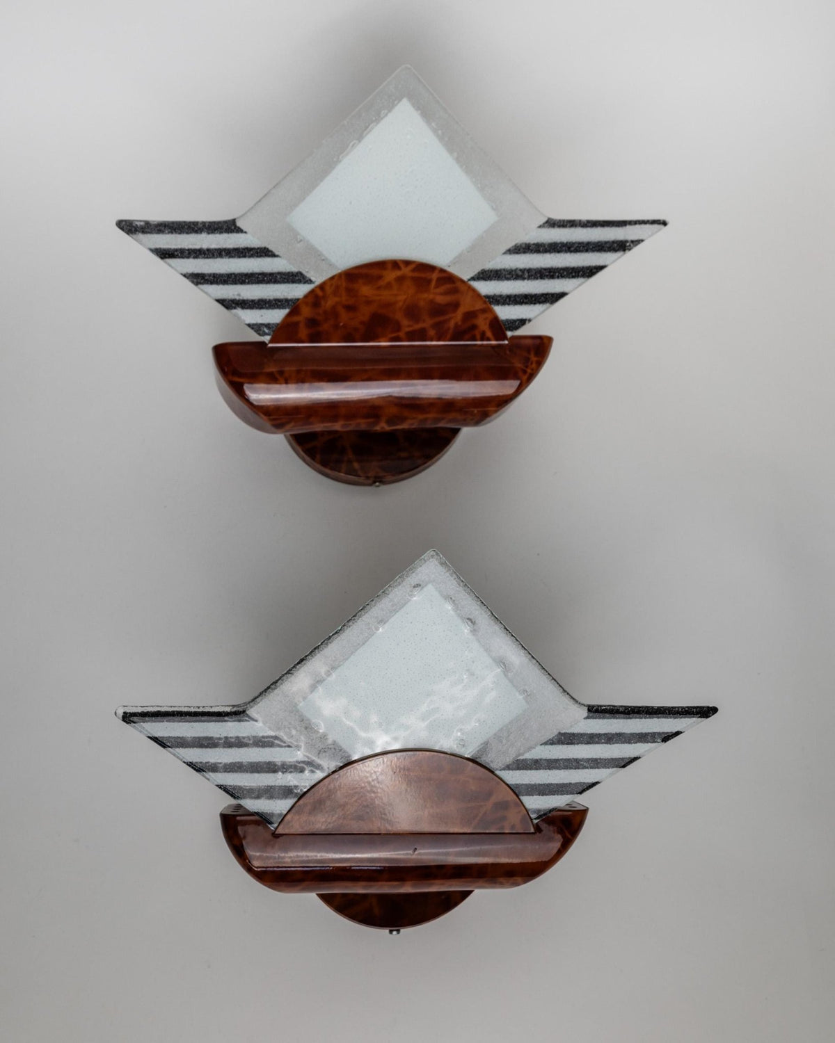 Vintage 1980s Murano Glass Wall Lamps Set of 2, Sculptural Triangle Glass with Striped Design, Brown Metal Holders, Italian Lights Gift Idea_Bottega Jacobs
