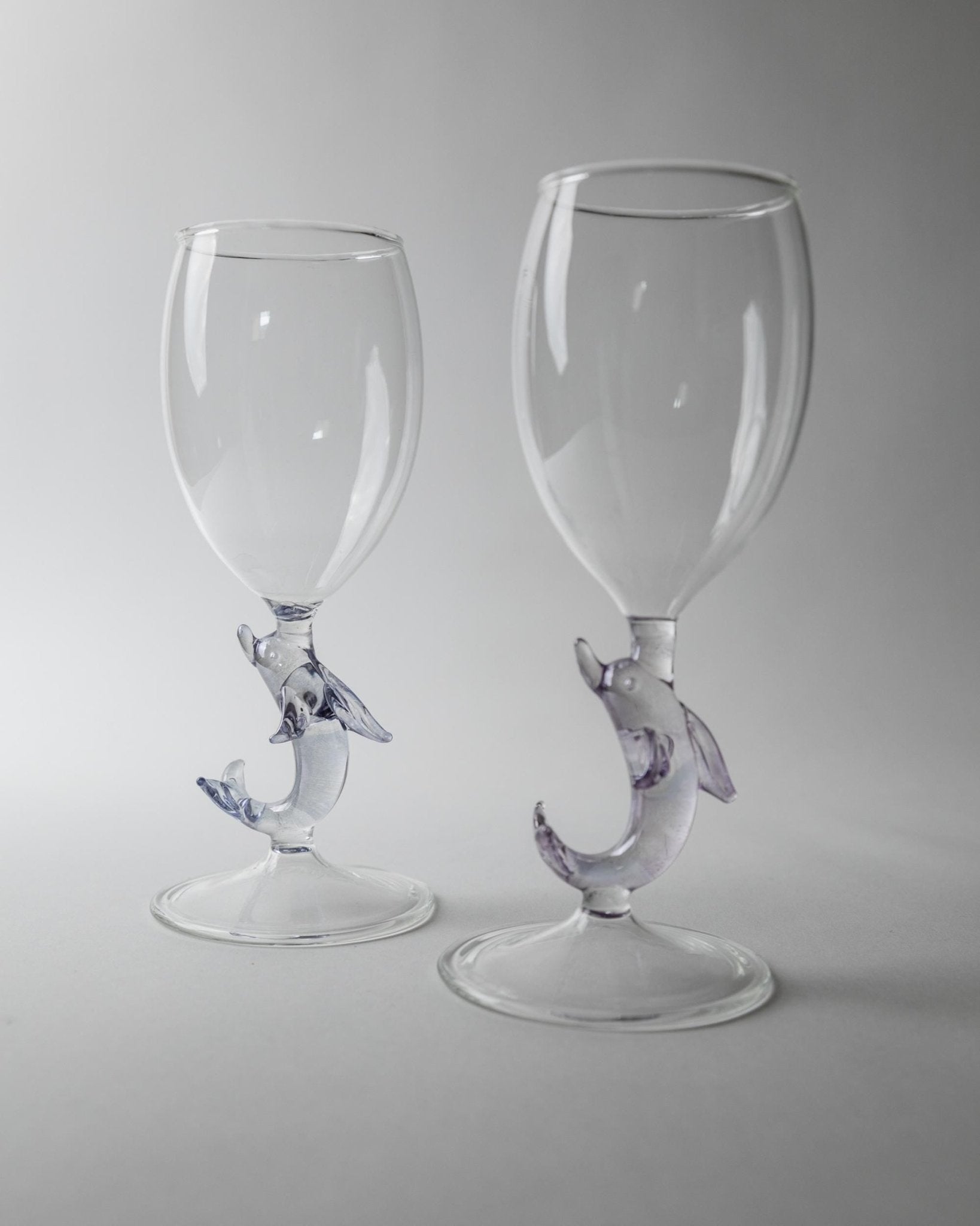 Vintage 1980s Murano Glass Wine Glasses Set of 2, Lilac Dolphin Figure Stems, Sculptural Italian Art Glass, Decorative Barware, Gift Idea_Bottega Jacobs