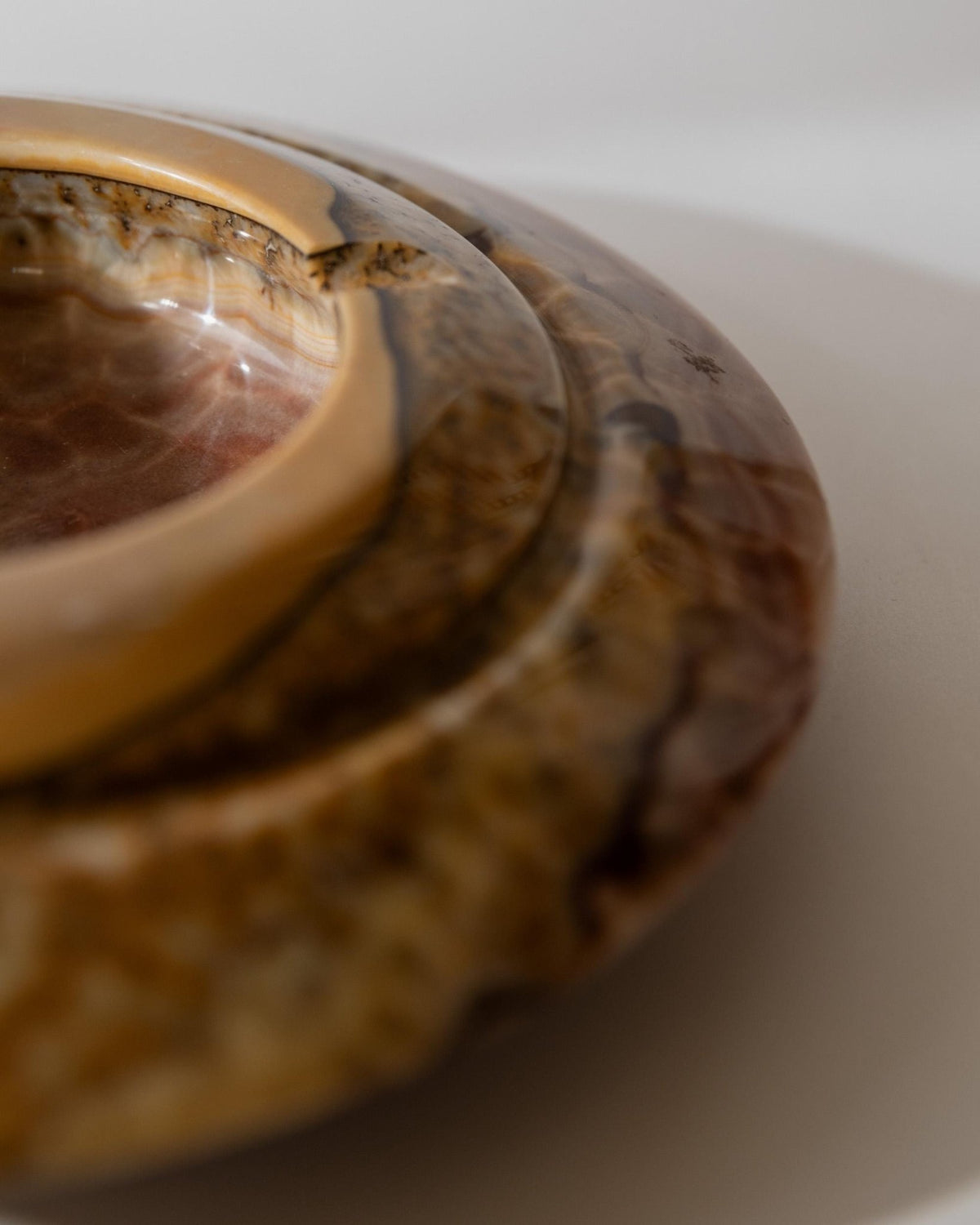 Vintage 1980s Onyx Ashtray, Large round Brutalist Design, brown beige tones, Sculptural Table Accent, Modernist Object, Elegant Gift Idea_Bottega Jacobs