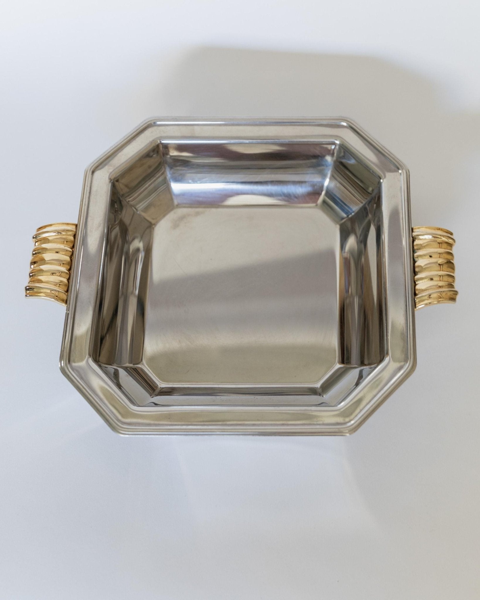 Vintage 1980s Stainless Steel Tray or Fruit Bowl, Polished Surface with Golden Handles, Elegant Serving Design, Table Decor, Gift Idea_Bottega Jacobs