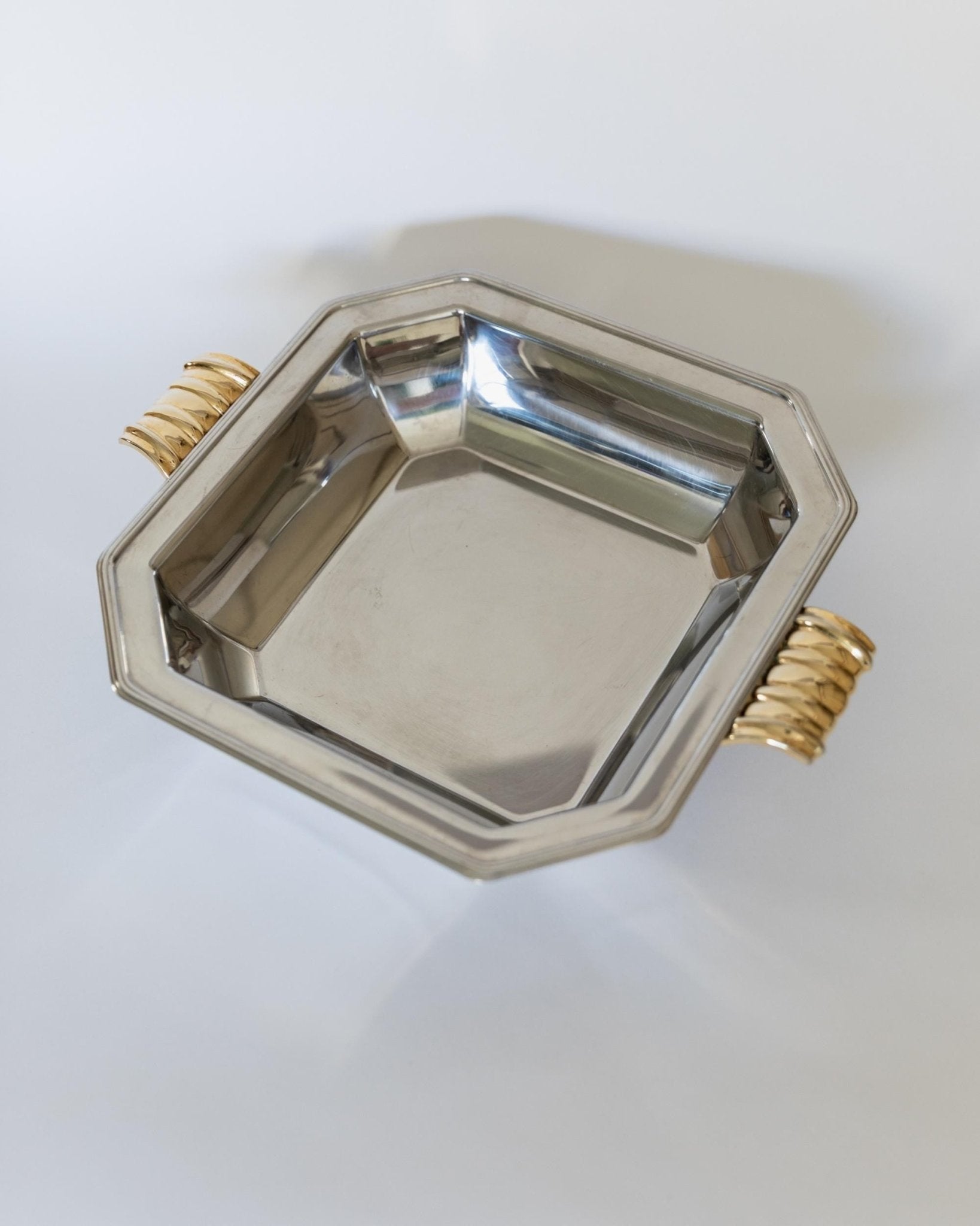 Vintage 1980s Stainless Steel Tray or Fruit Bowl, Polished Surface with Golden Handles, Elegant Serving Design, Table Decor, Gift Idea_Bottega Jacobs