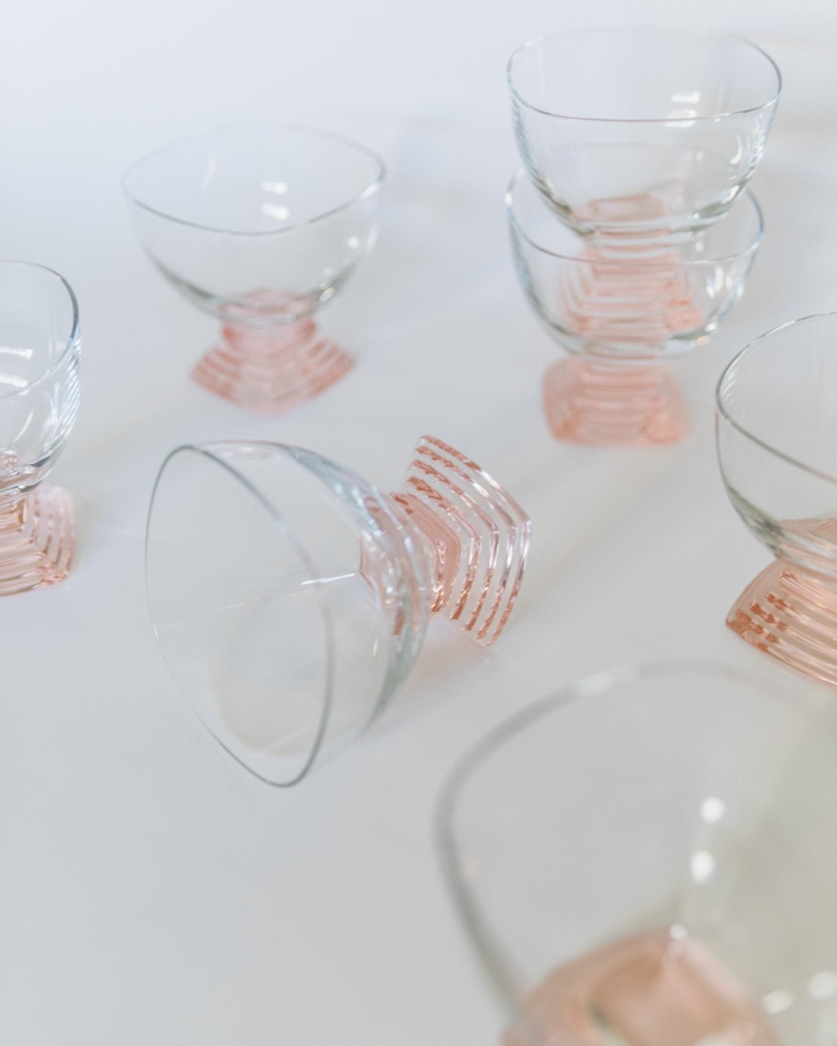 Vintage 1980s Wine Glasses Set of 7, Clear Glass with Pink Tiered Stem by Bormioli Italy, Elegant Table Decor, colorful Barware, Gift Idea_Bottega Jacobs