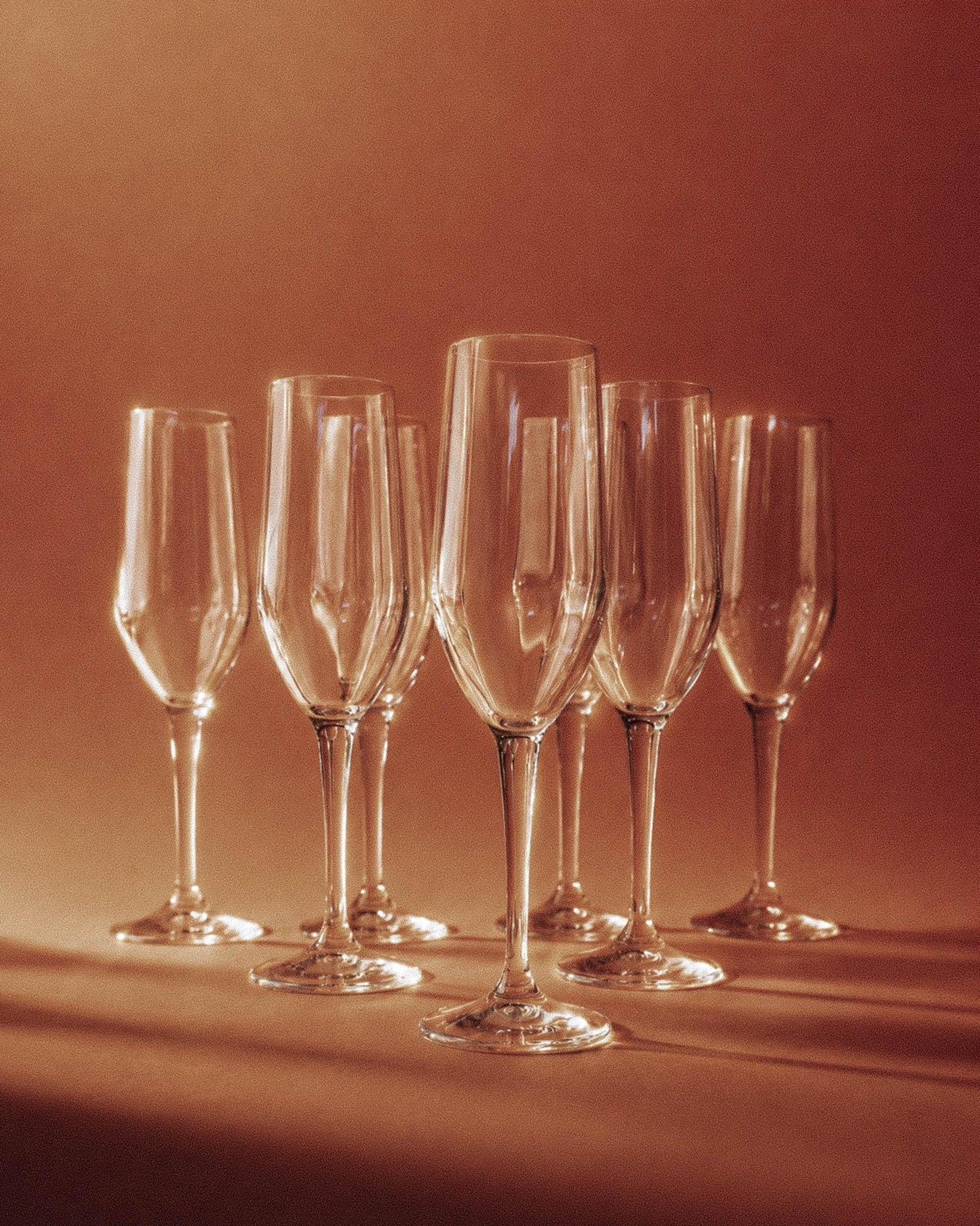 Vintage 1990s Champagne Glasses Set of 7, Clear Glass with Stem and Flute Shape, Elegant Timeless Barware, Retro Table Decor, Gift Idea_Bottega Jacobs