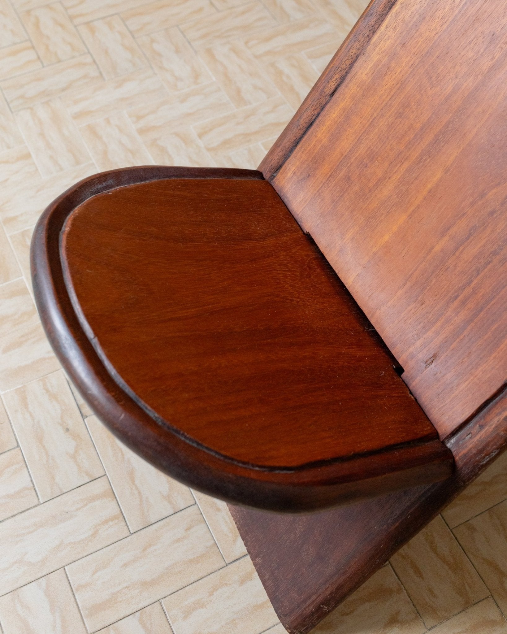 Vintage Africa chair 1950s - Palaver chair wood with relief pattern - Bottega Jacobs