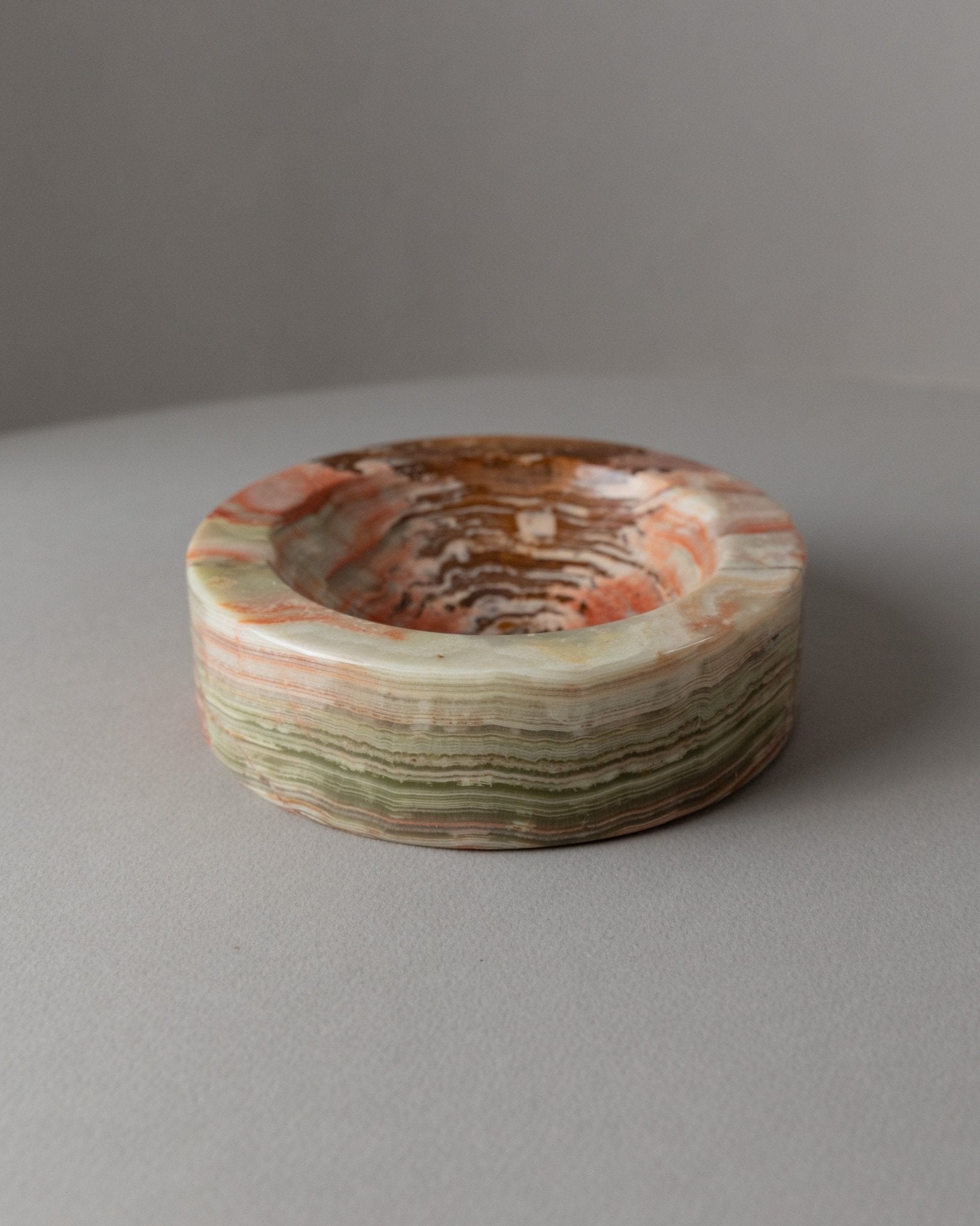 Vintage ashtray onyx stone - solid, green beige brown marbled - design Italy 1970s - gift idea elegant, retro decoration table - Bottega Jacobs
