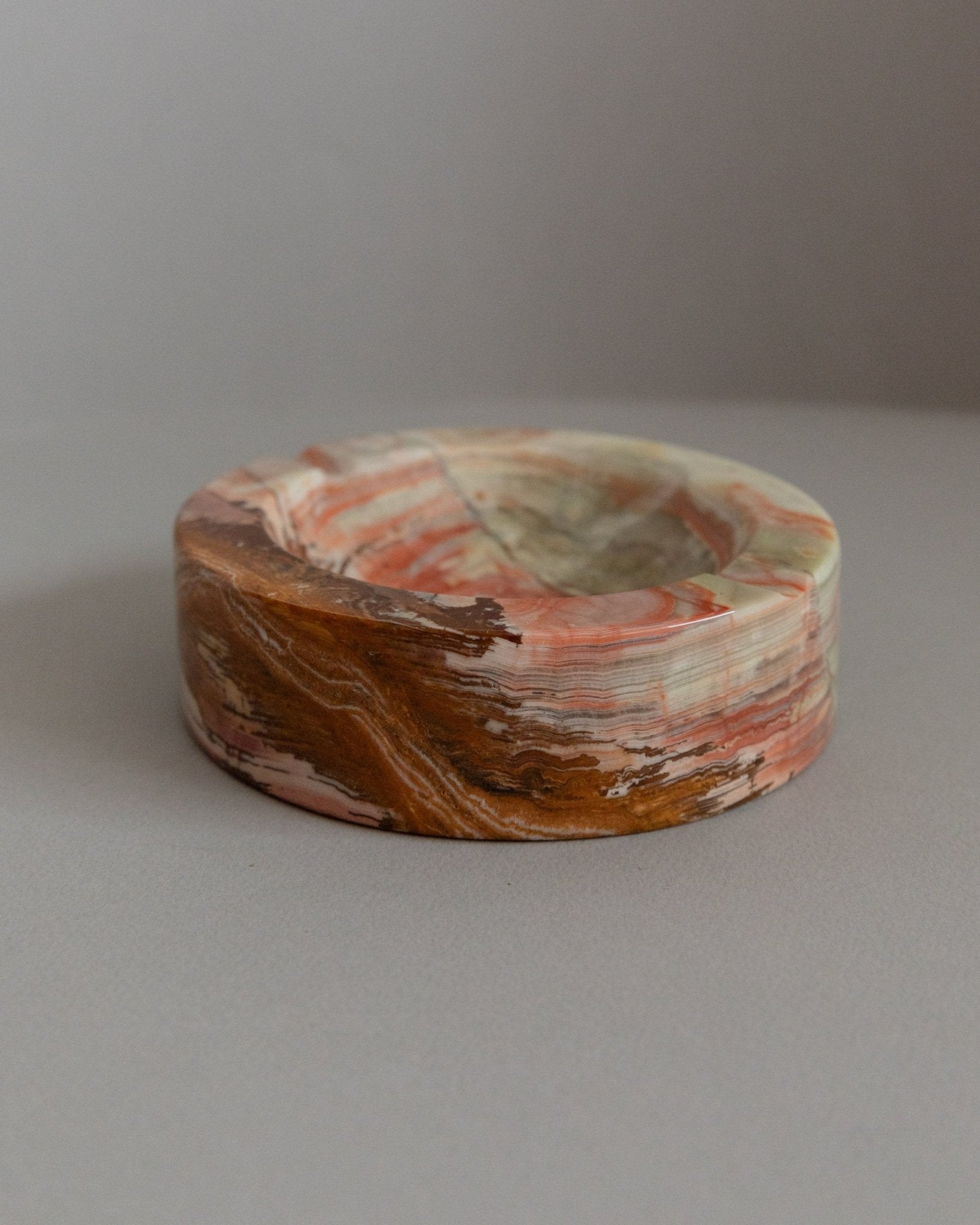 Vintage ashtray onyx stone - solid, green beige brown marbled - design Italy 1970s - gift idea elegant, retro decoration table - Bottega Jacobs