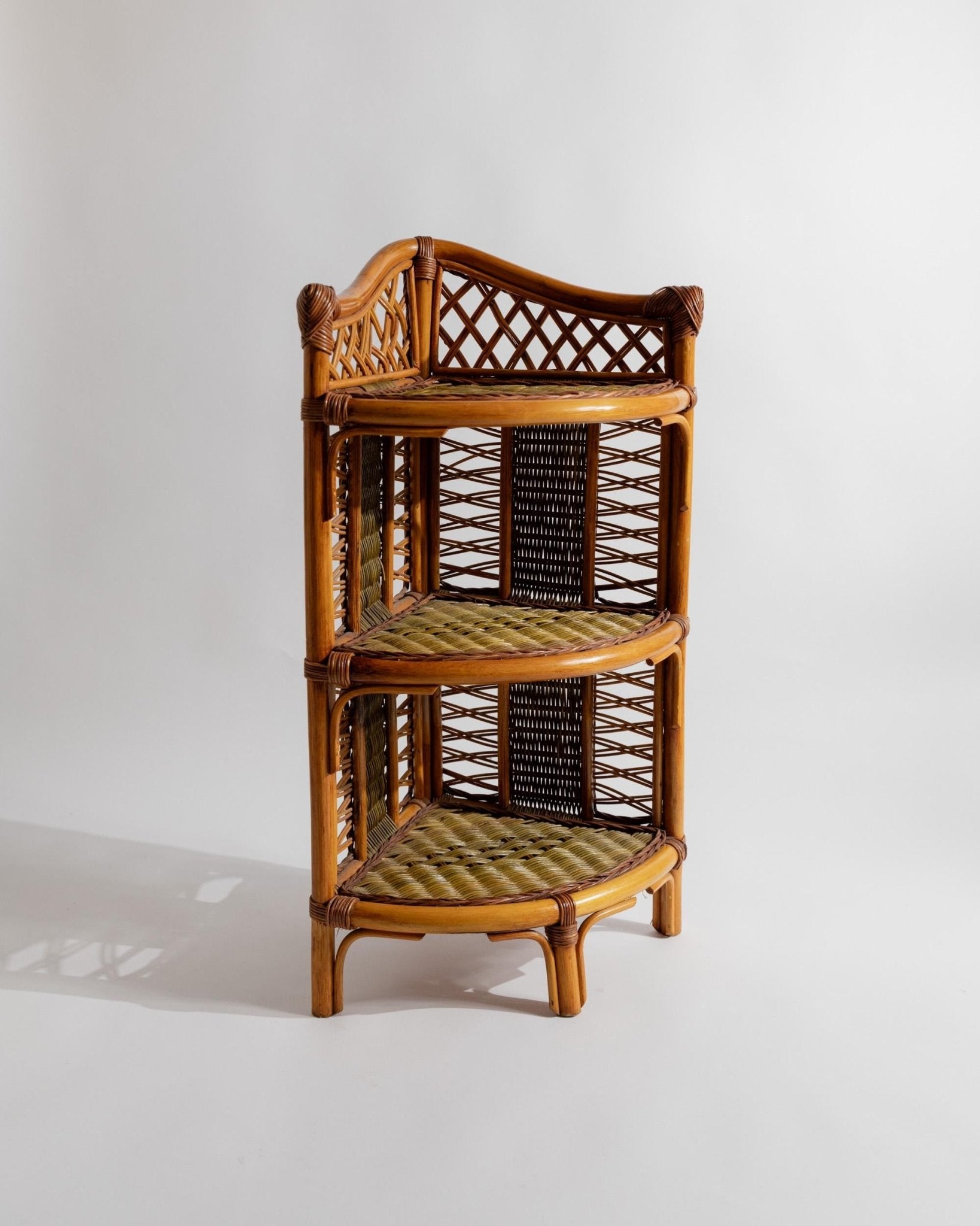 Vintage Bamboo Corner Shelf - Mid Century Design Italy 70s - Decorative Storage for Kitchen, Bathroom, or Living Spaces - Elegant Gift Idea_Bottega Jacobs