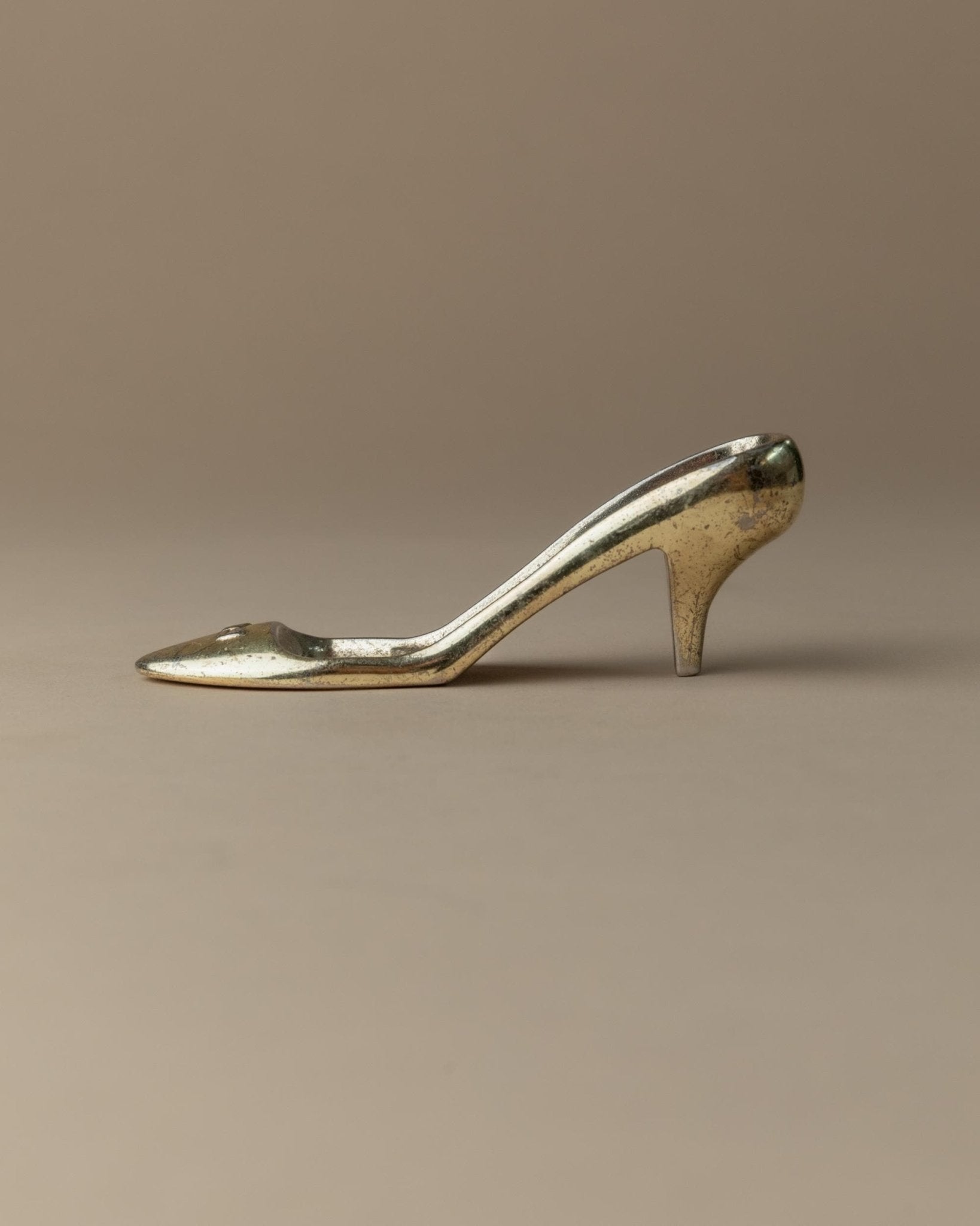 Vintage Bottle Opener for Bottle Caps gold plated - High Heel Shape with Bow - timeless Italy 1980s - Table Decor, Drinking Accessory, Gift_Bottega Jacobs