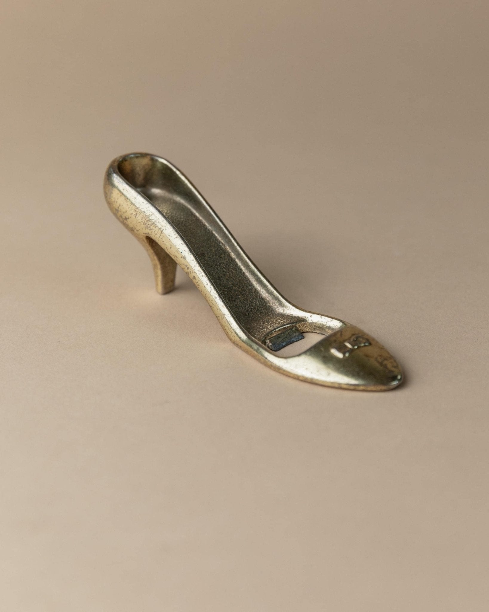 Vintage Bottle Opener for Bottle Caps gold plated - High Heel Shape with Bow - timeless Italy 1980s - Table Decor, Drinking Accessory, Gift_Bottega Jacobs