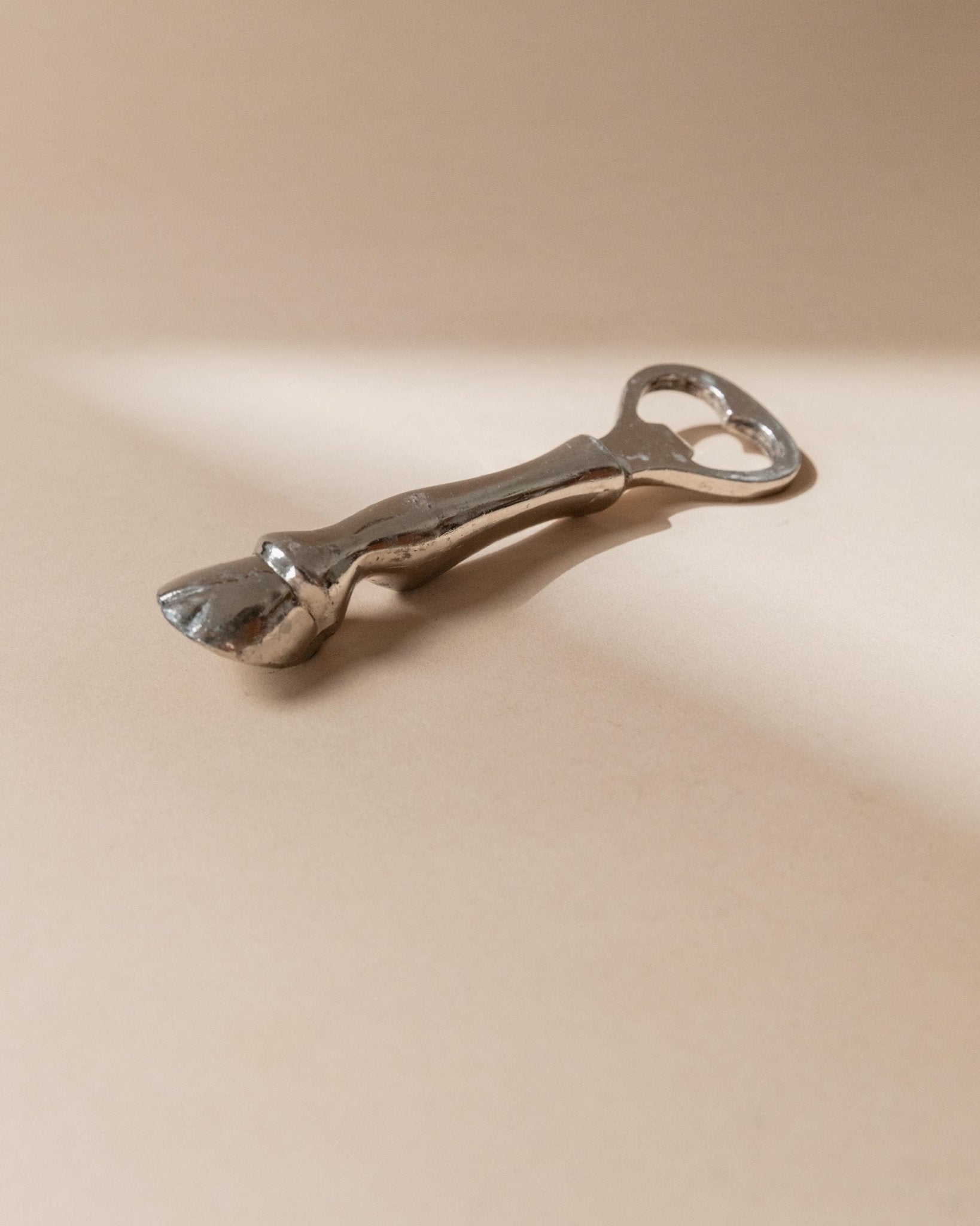 Vintage Bottle Opener Silver Plated - Horse Leg Shape - Mid Century Design Italy 1960s - Gift Idea Elegant, Retro Bar Decoration_Bottega Jacobs