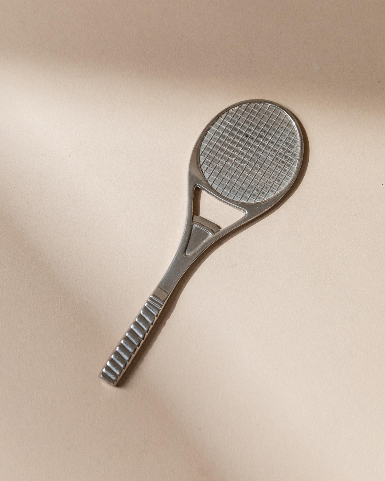 Vintage Bottle Opener Silver Plated - Tennis Racket Shape - Mid Century Design for Perrier 1980s - Gift Idea Elegant, Retro Bar Decoration_Bottega Jacobs