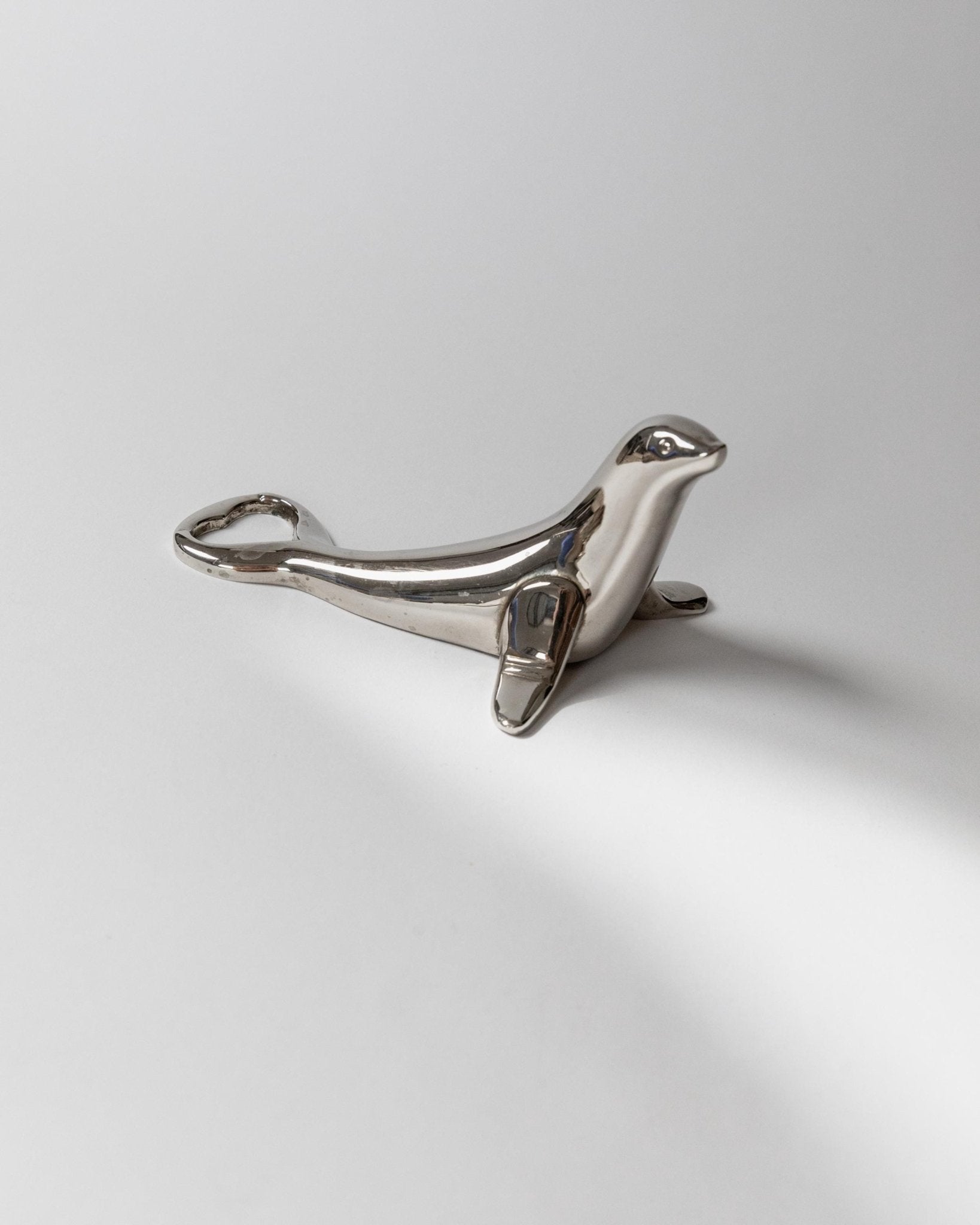 Vintage Bottle Opener Silver Plated with Seal Shape - Mid Century Design Italy 1960s - Gift Idea Elegant, Retro Bar Decoration_Bottega Jacobs