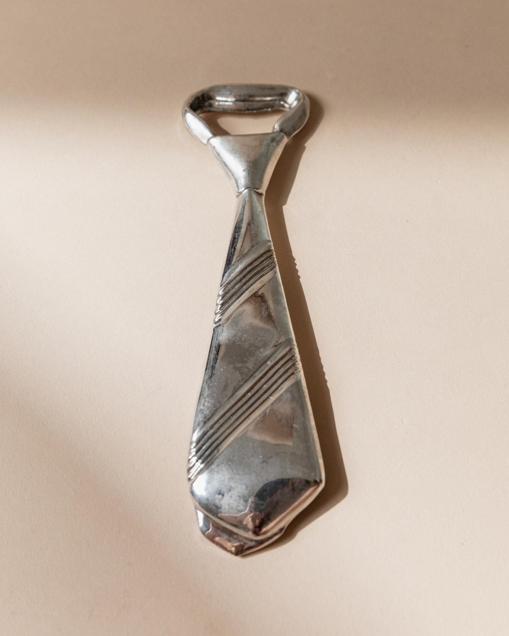 Vintage Bottle Opener Silver Plated with Tie Shape - Mid Century Design Italy 1970s - Gift Idea Elegant, Retro Bar Decoration_Bottega Jacobs