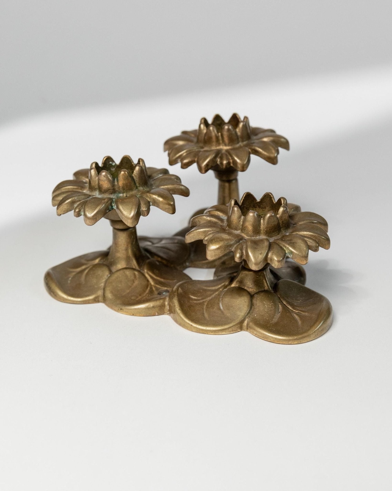Vintage Brass Candleholder with 3 Flowers - Art Nouveau Design Italy 1930s - Elegant Table Decoration, Solid Metal Candlestick, Gift Idea_Bottega Jacobs