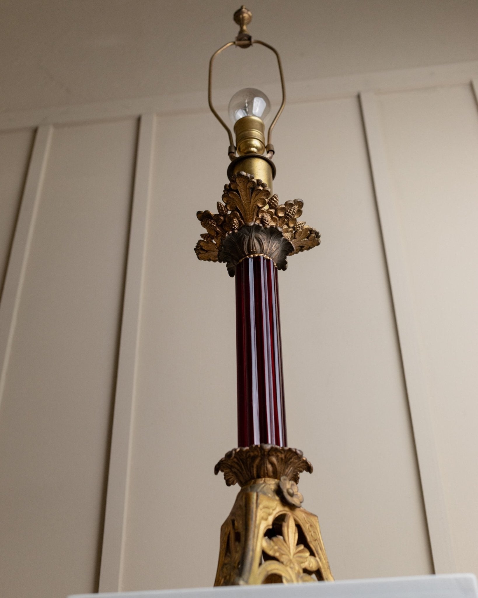 Vintage brass table lamp, classic Empire design lamp from 1910 in Hollywood Regency style, made in USA - Bottega Jacobs