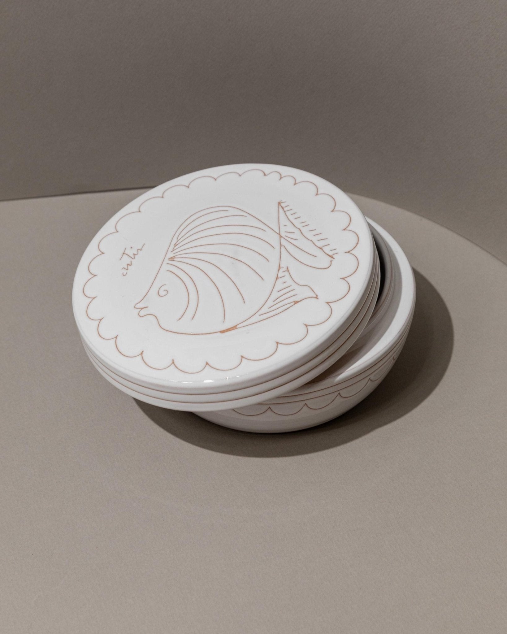 Vintage Ceramic Bowl with Lid - Handcarved Relief with Nautical Motif - Italy 1970s - Gift Idea, Bathroom or Kitchen Decoration_Bottega Jacobs