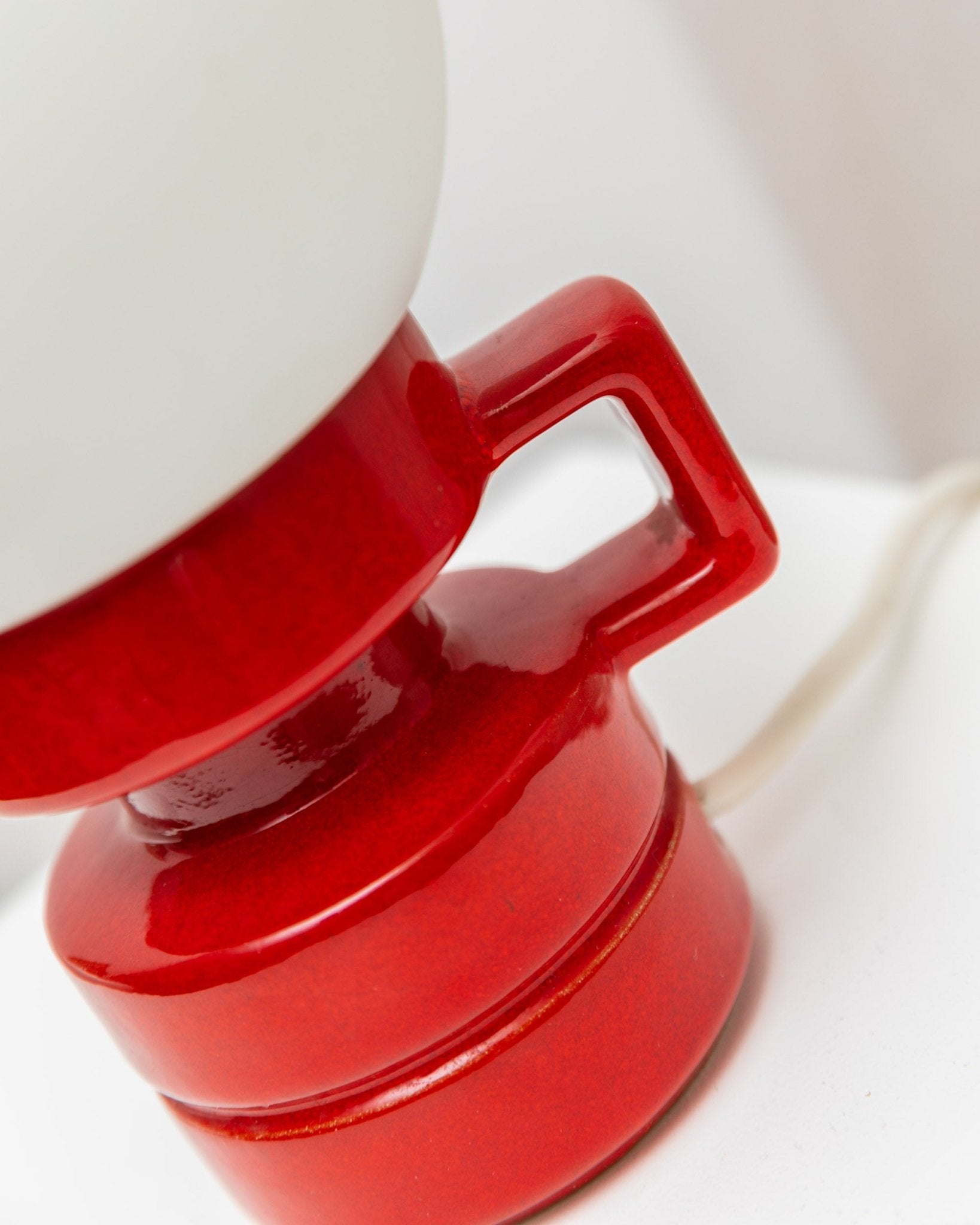 Vintage ceramic table lamp Italy 1970s - Red with white glass shade - Mid Century Design - Classic lighting - Retro gift idea - Bottega Jacobs