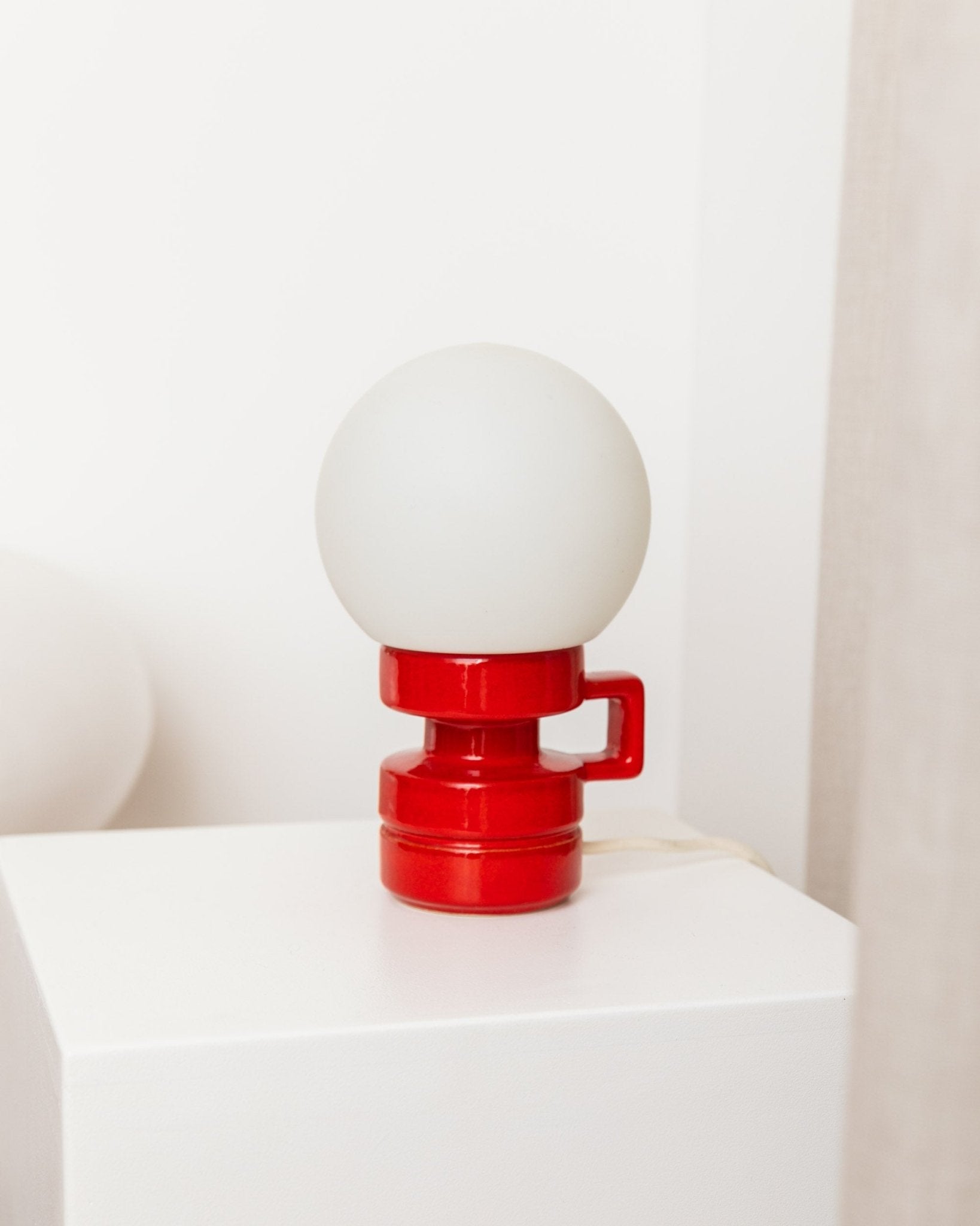 Vintage ceramic table lamp Italy 1970s - Red with white glass shade - Mid Century Design - Classic lighting - Retro gift idea - Bottega Jacobs